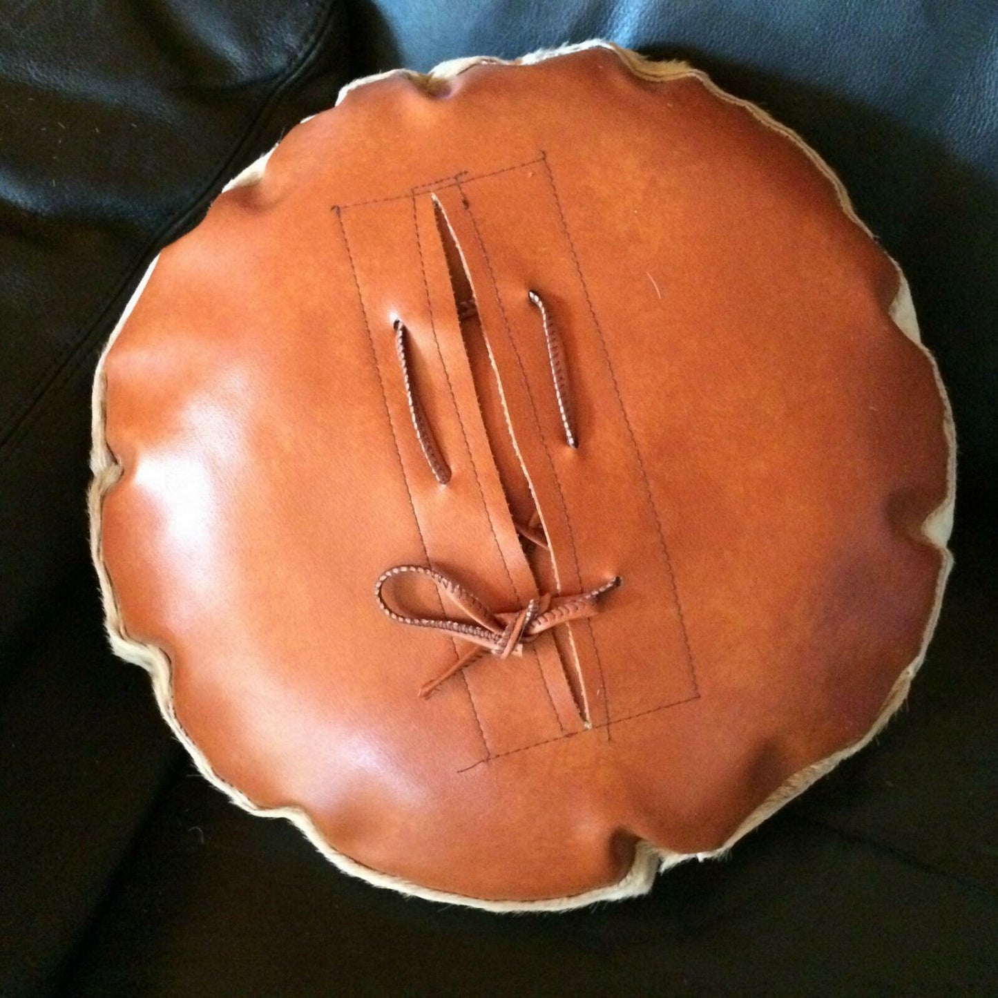 Kissen rund Lederimitat unten oben Fell 60er 70er Jahre ca 35 cm Vintage