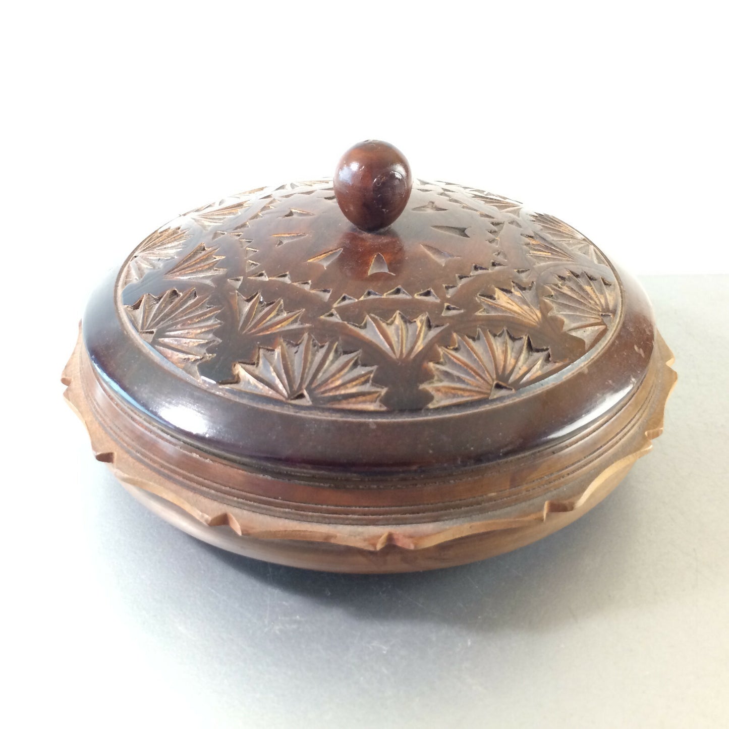 Vintage 60er 50er Deckeldose Dose Holz D 17,5 cm MID CENTURY Schnitzerei