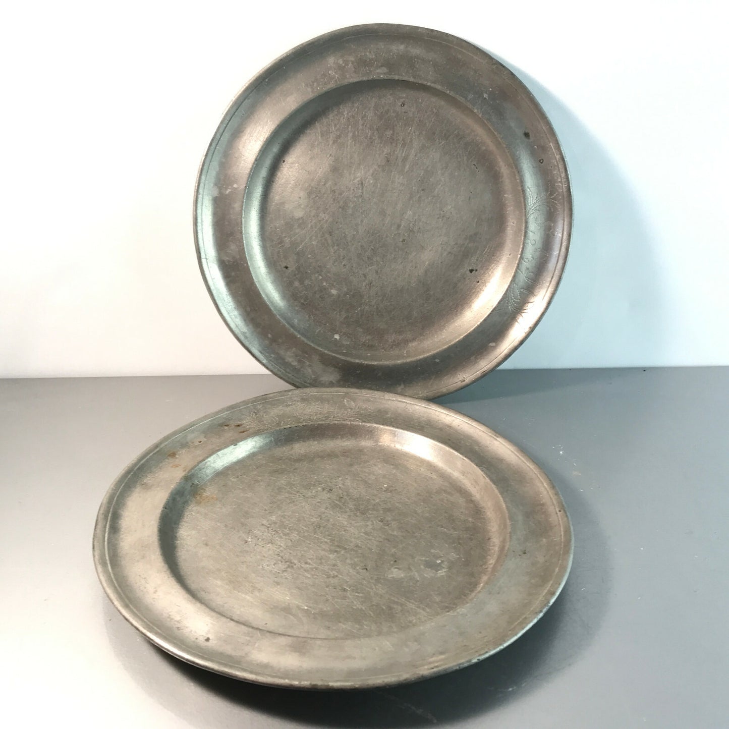 Vintage Zinn Teller 21 cm Set punziert graviert SCH 1827