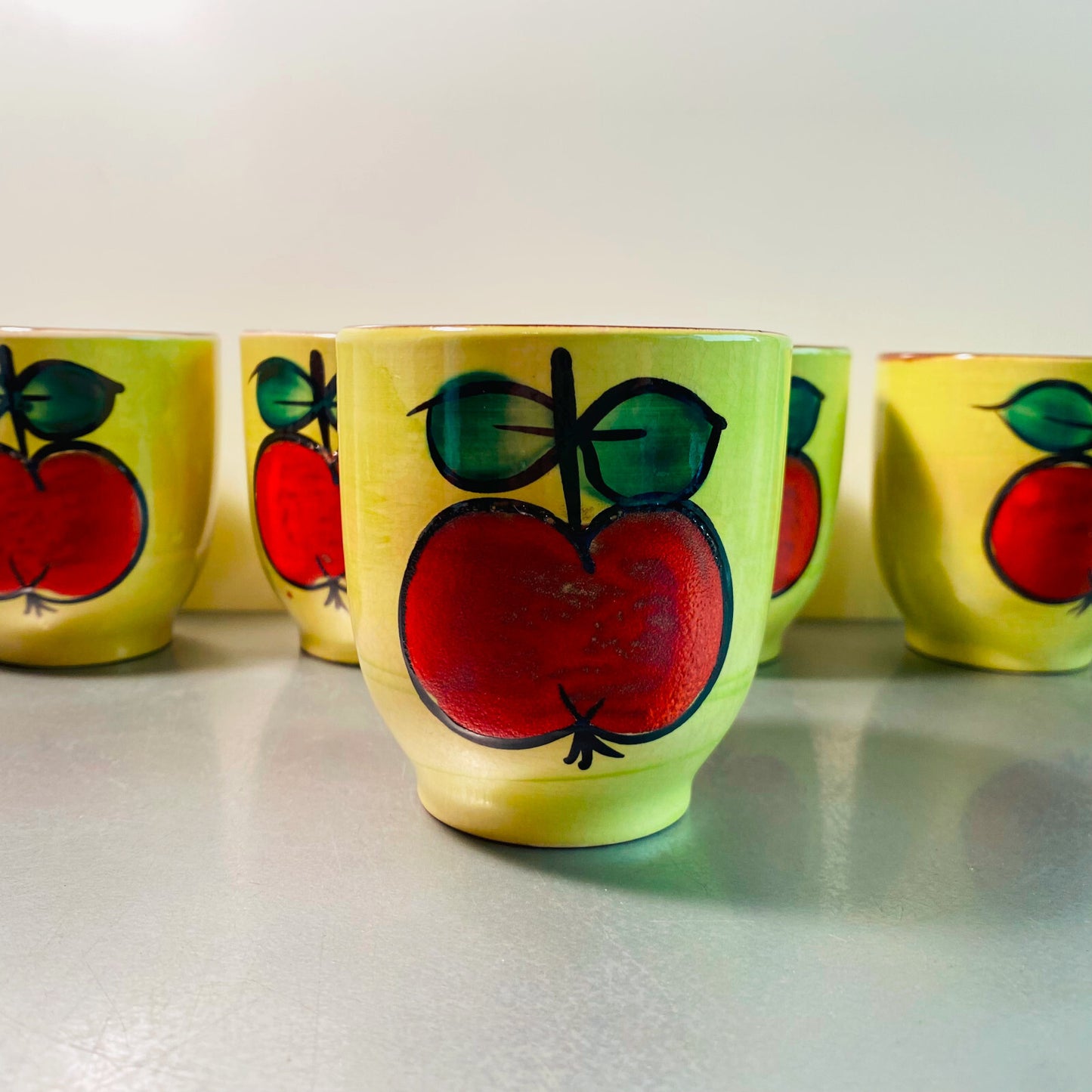 STAFFEL Stoneware Becher 9 cm gelb mit Apfel 5er Set Keramik 50er 60er