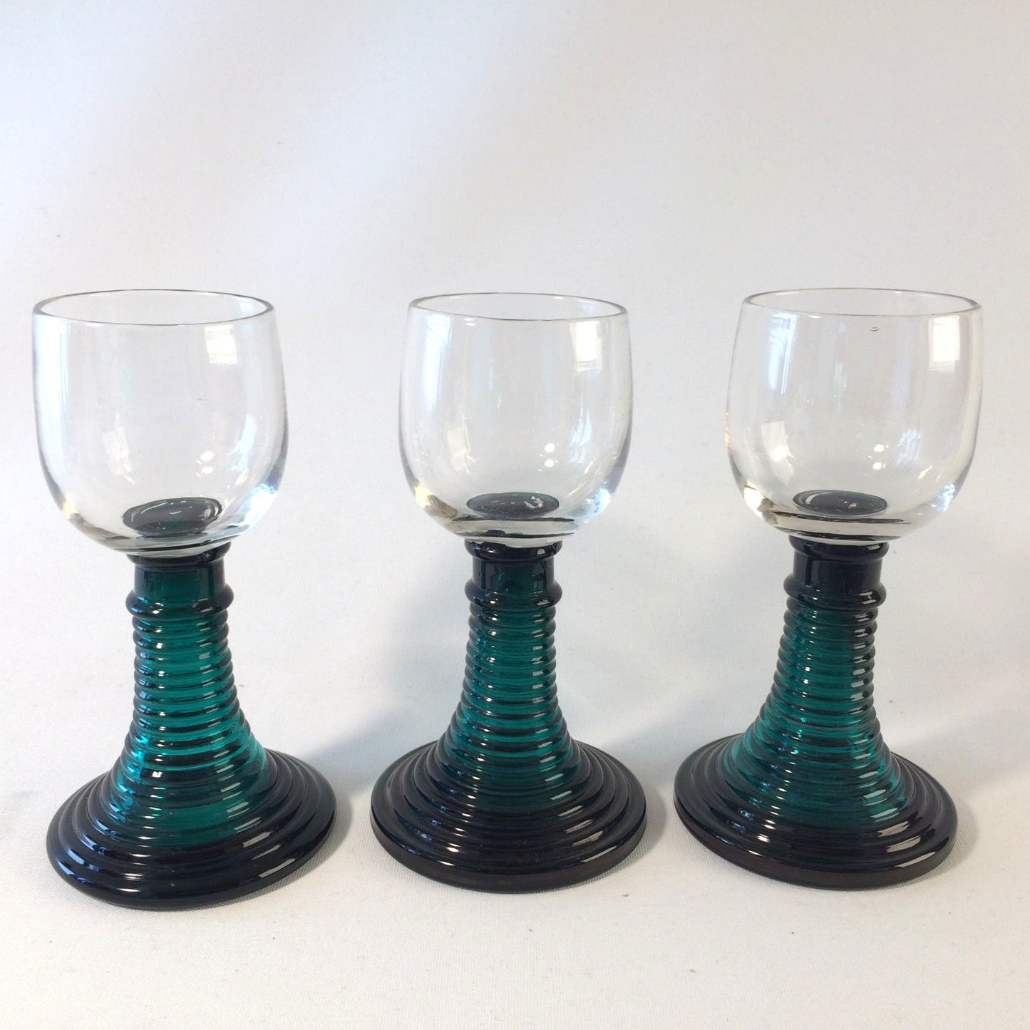 Vintage Weinrömer 3er Weingläser grün 15 cm GLAS 50er 60er MID CENTURY