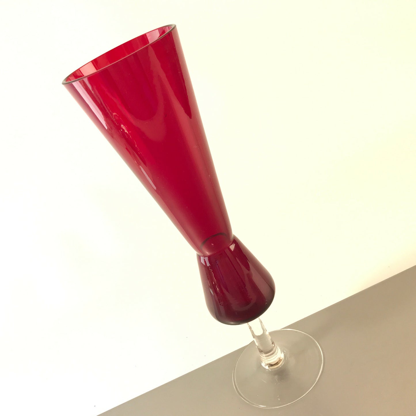 Vase rot 27 cm 50er 60er MID CENTURY Vase Glas Stengelvase