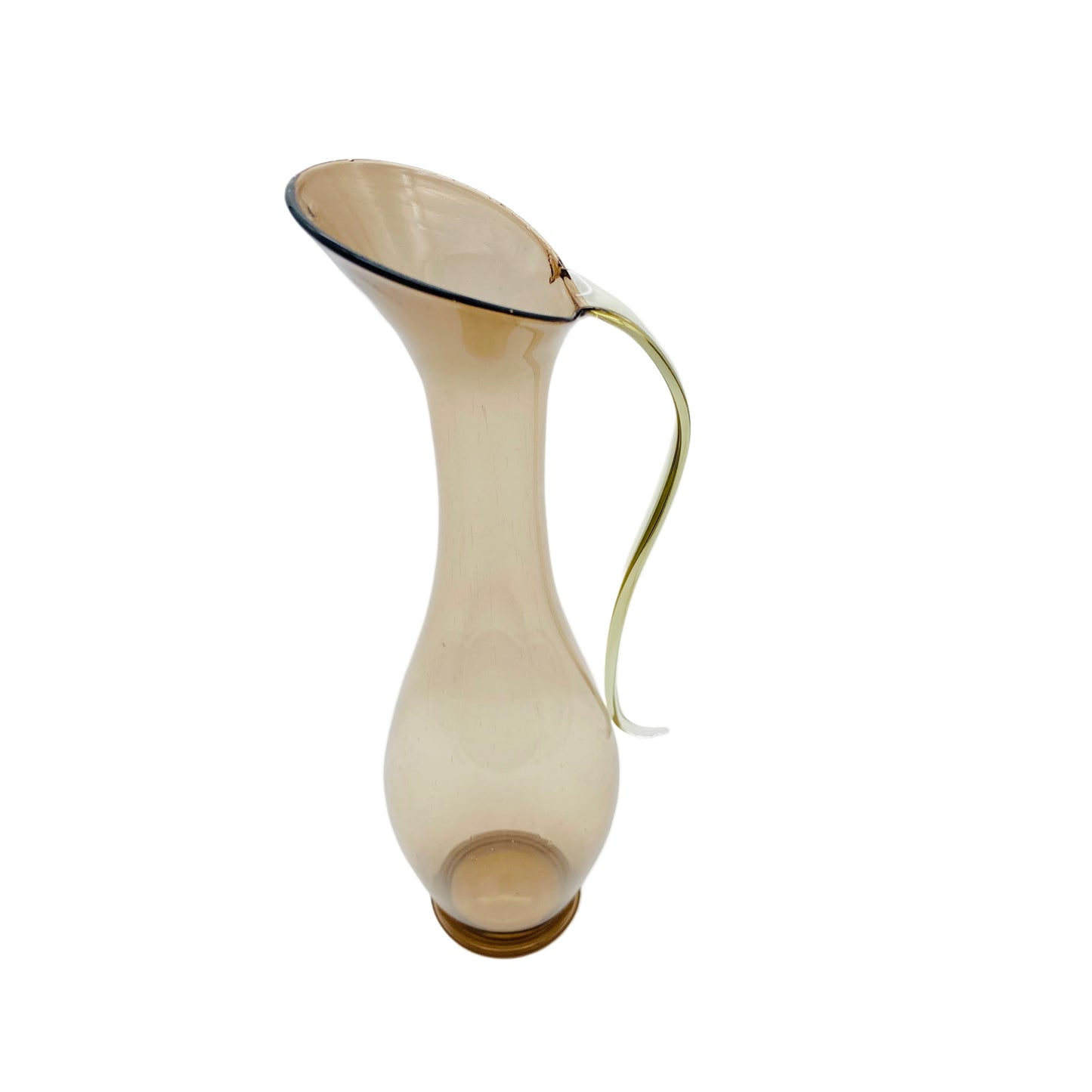 Sehr feine Glasvase mit Henkel, der unten nicht anliegt. Er ist aus transparentem Glas gefertigt. Diese Vase aus den 1960er 1970er Jahren ergänzt wunderbar andere Vasen der Farbe und Form.