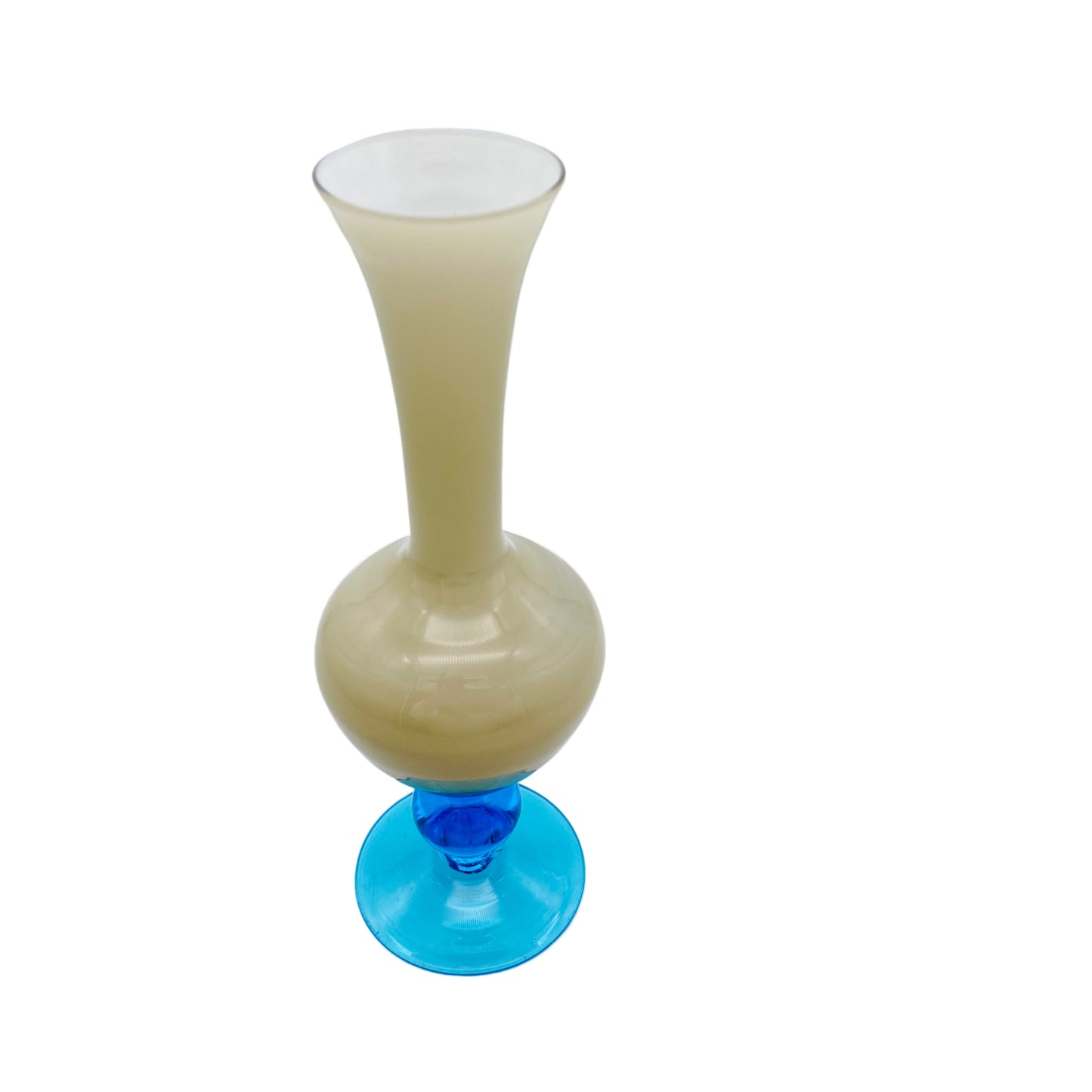 Bauchige Stielvase mit einem transparenten Fuß und einem blauen Korpus. Die Blumenvase hat eine sehr schmale Öffnung mit D 3 cm. Sie passt zu anderen Vasen der Farbe oder auch der Form.