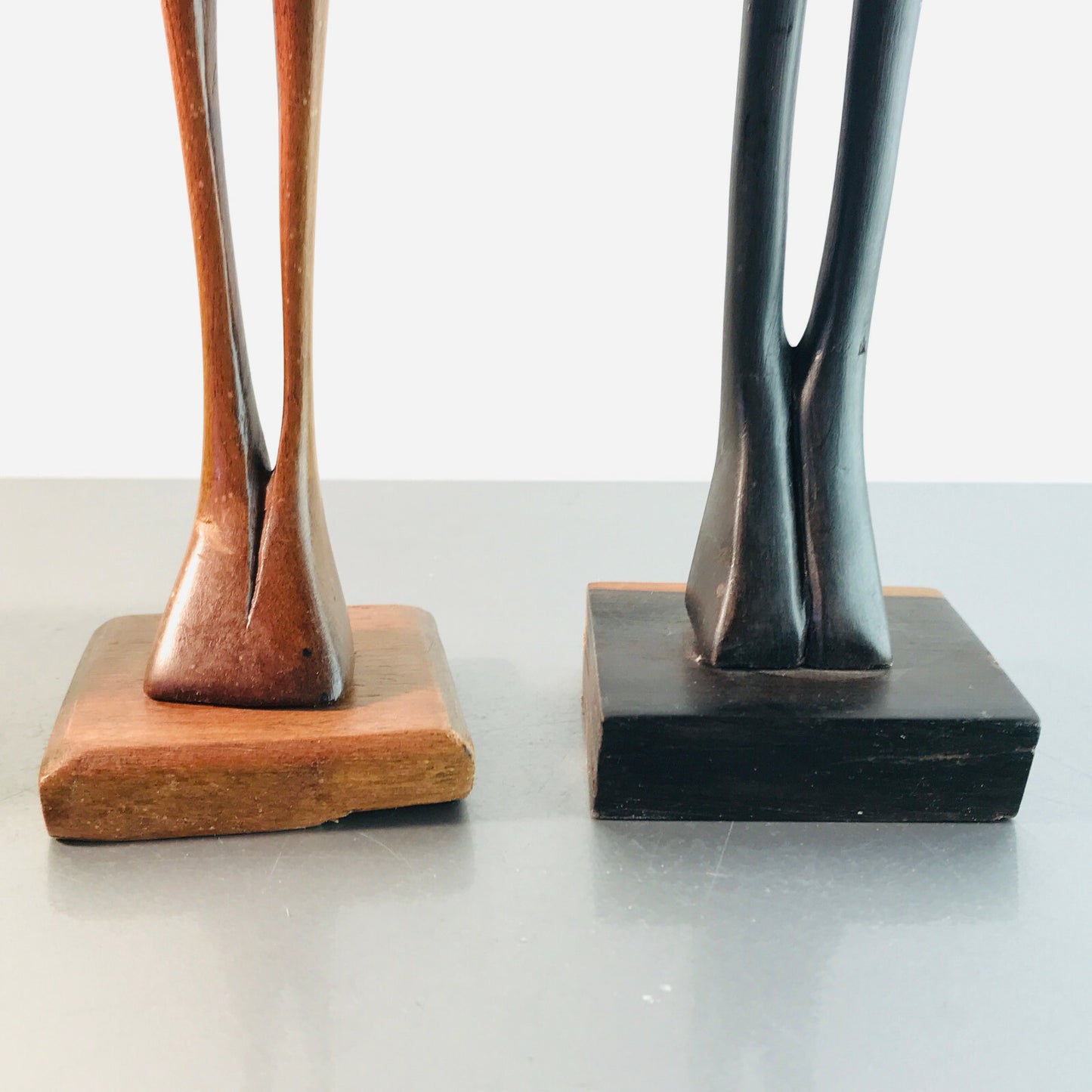 AFRIKANISCHE Figur handgeschnitzt 41,5 42,5 cm HOLZ Afrikanerinnen AFRIKA