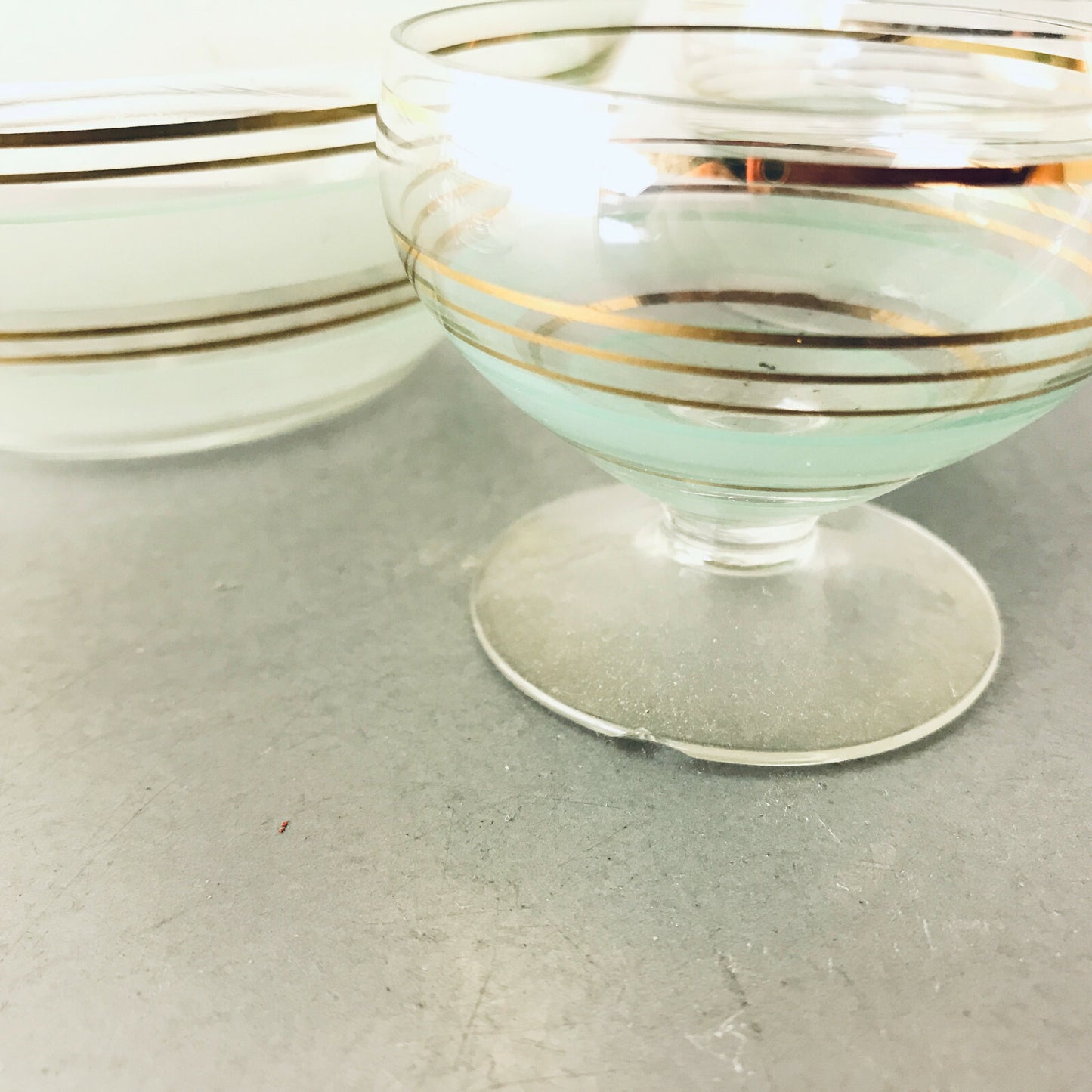 MID CENTURY Kanne Glas Karaffe Flasche Gold 19cm 50er 60er Vintage Gläser