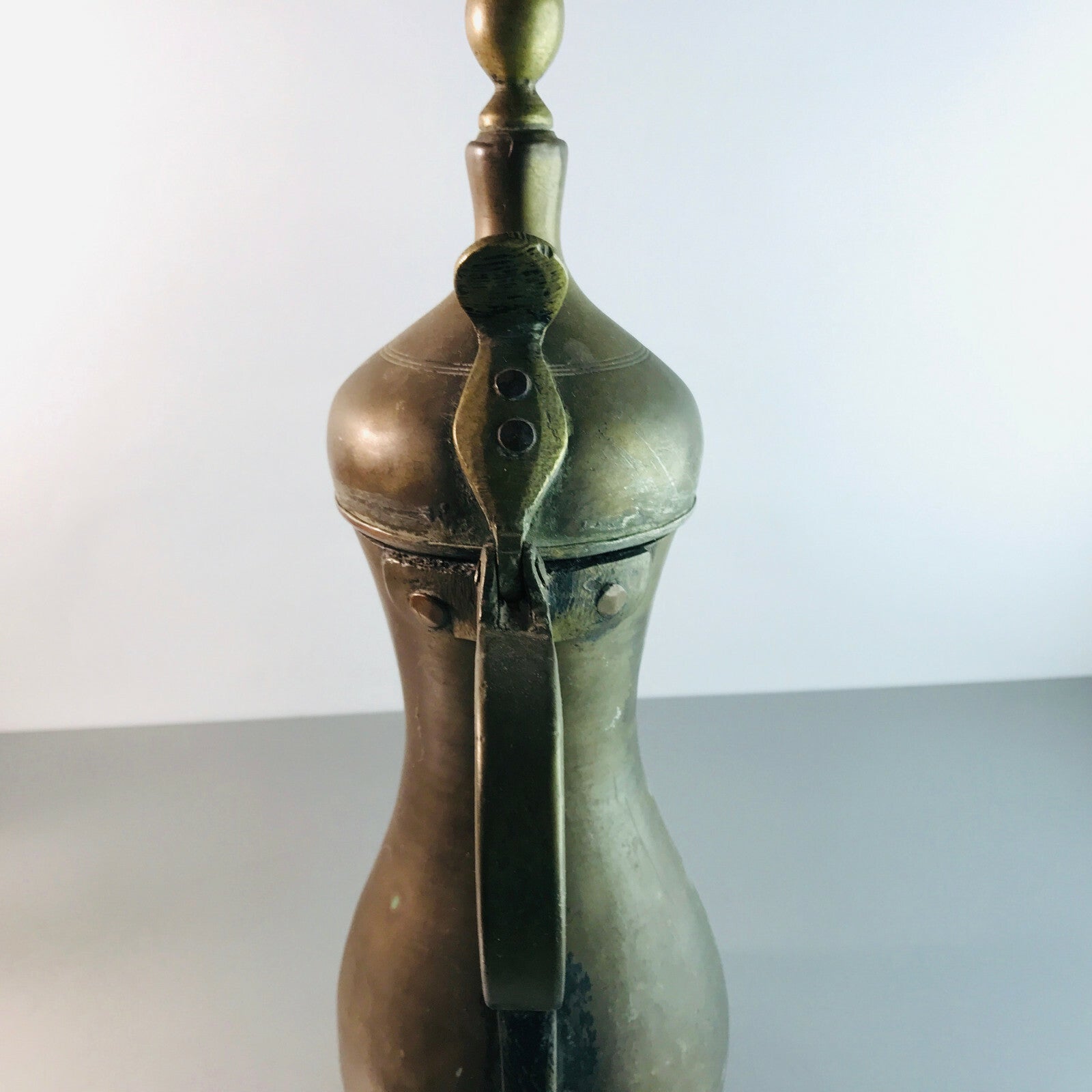 Antike Kanne Metall 31 cm handgefertigt Teekanne orientalisch Saudi Arabi