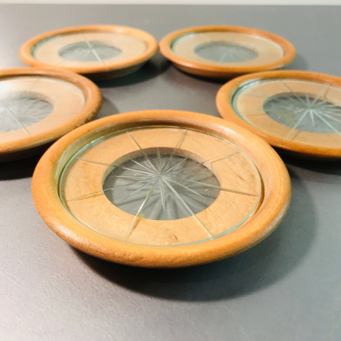 MID CENTURY Holz Glas 50er 60er Untersetzer mit Schliff 8,7 cm Dekoration