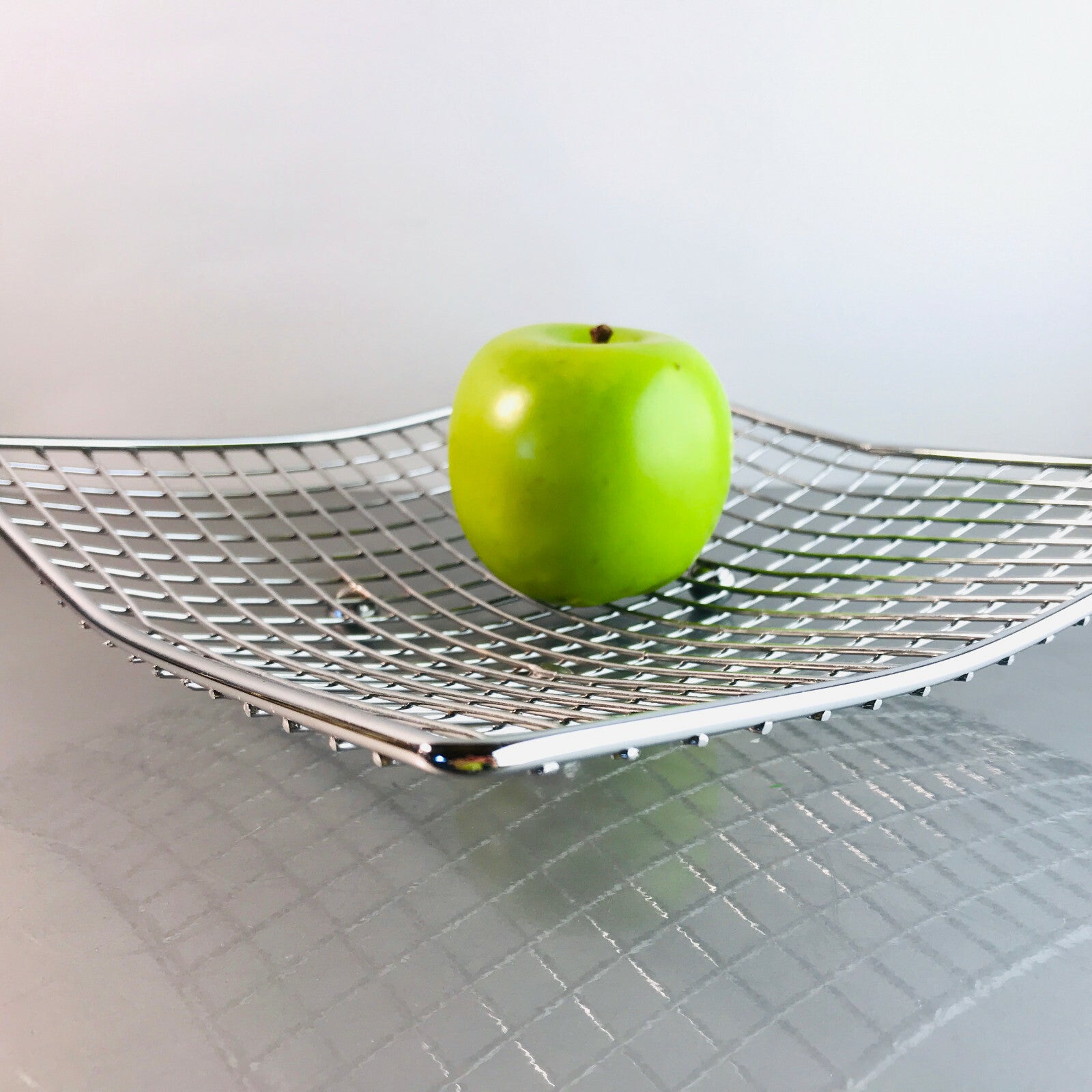 Schale Obstschale Ablage Obstkorb 25 x 25 cm Edelstahl eckig Kugelfüße