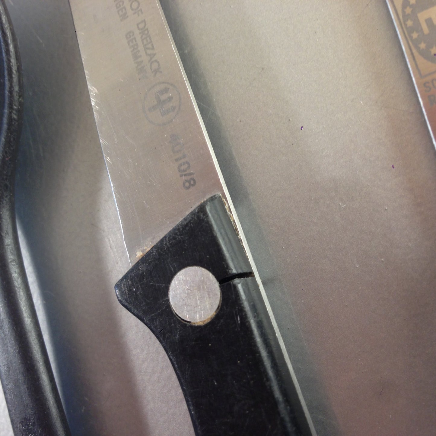 Küchenhelfer Konvolut Küchenmesser schwarz Salatbesteck Besteck Löffel