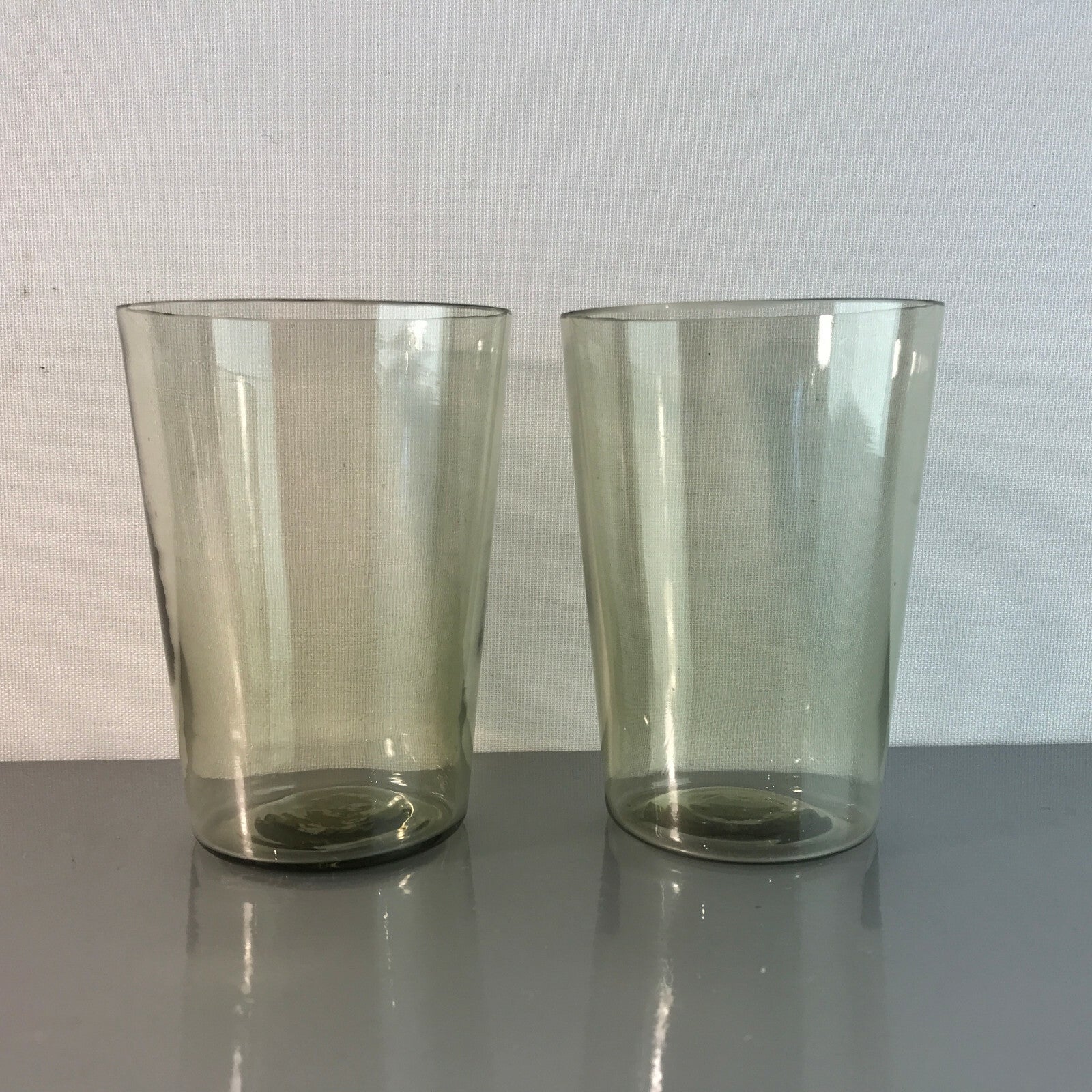 Vintage Teegläser 2 er Set Art Déco Trinkgläser leicht grünlich  9,2 cm