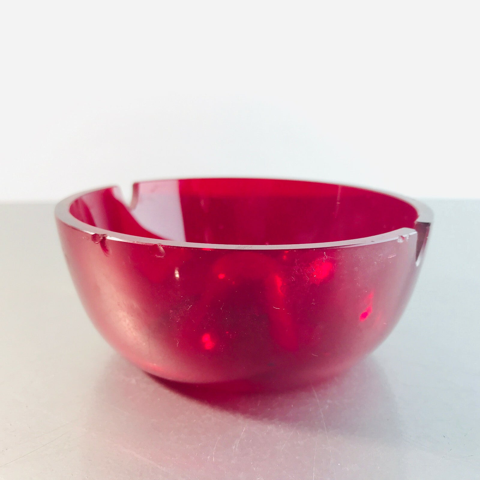MID CENTURY Ascher rot Aschenbecher 10,6 cm 50er 60er Glas