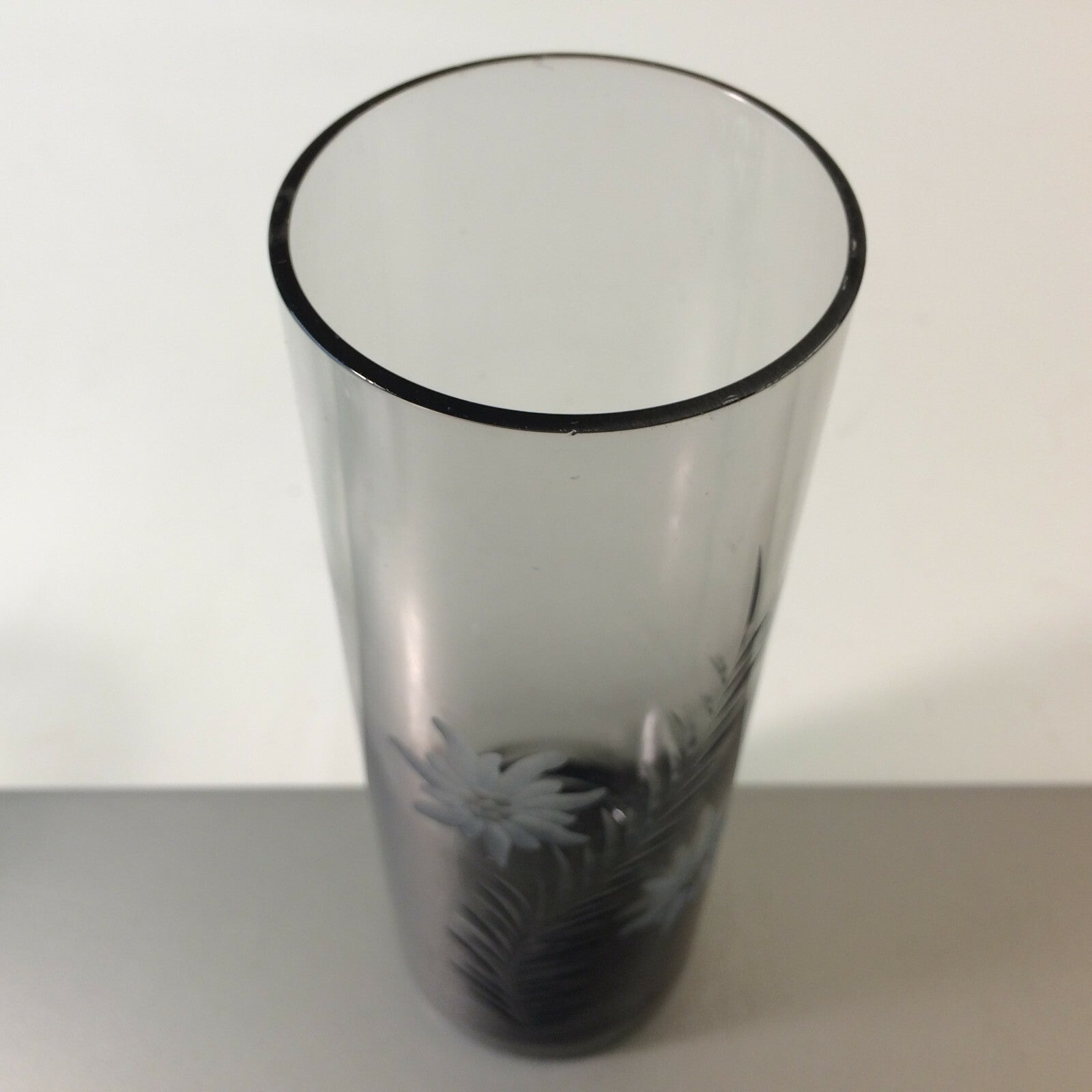 Vase MID CENTURY 60er 70er Vintage Rauchglas beschliffen Enzian 18 cm Glas