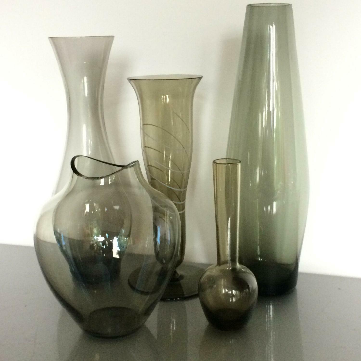 Vasen Gläser KONVOLUT 50er 60er MID CENTURY Rauchglas Vase welliger Rand