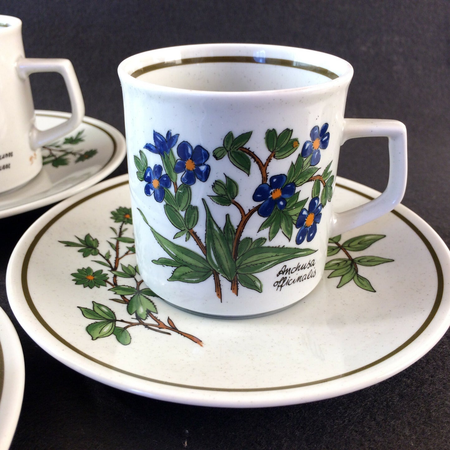 Teetassen Tassen 4er Set mit Untertassen Blumen Blüten bemalt