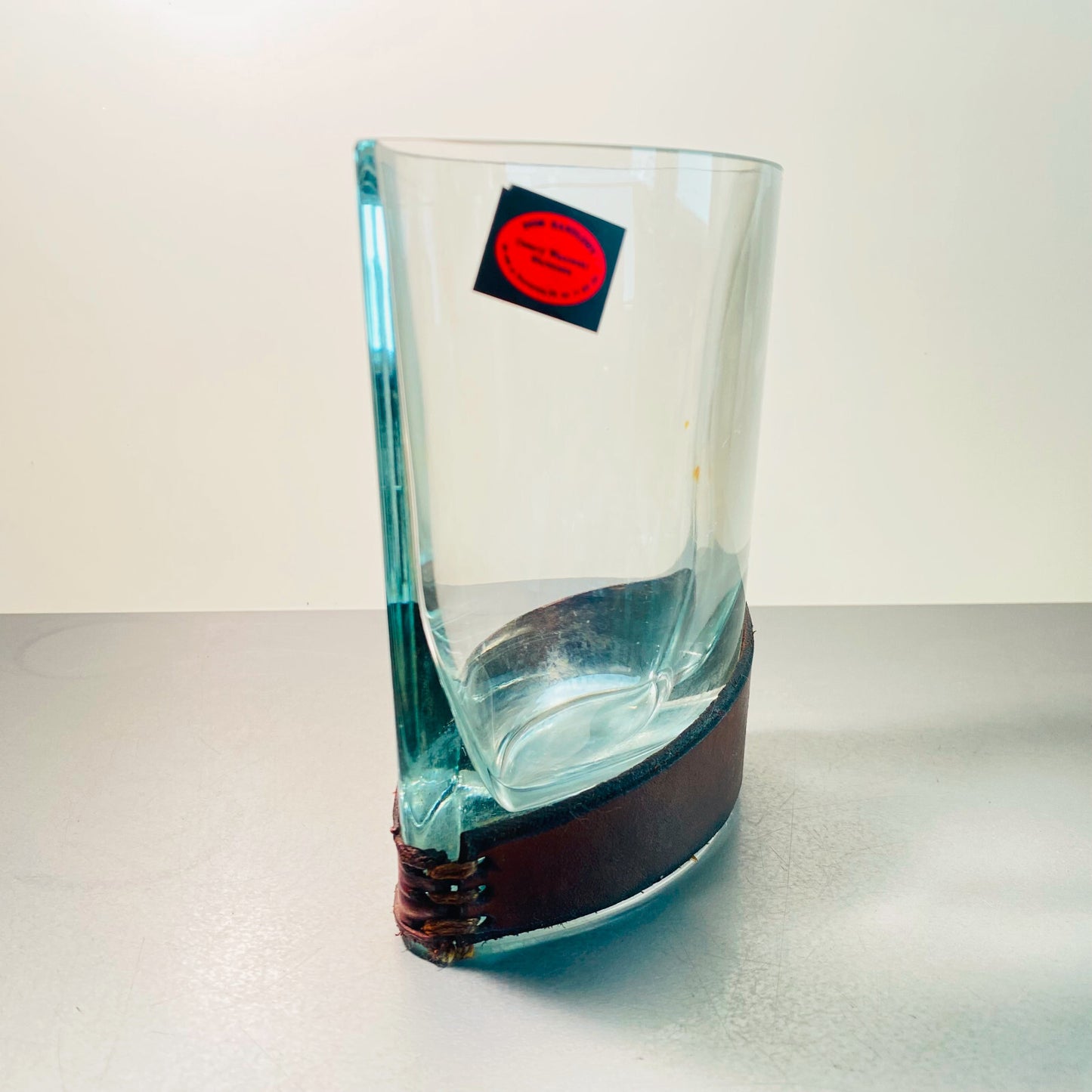 Vintage Glas Vase Cezary Wasowski MID CENTURY 16 cm Leder Binde