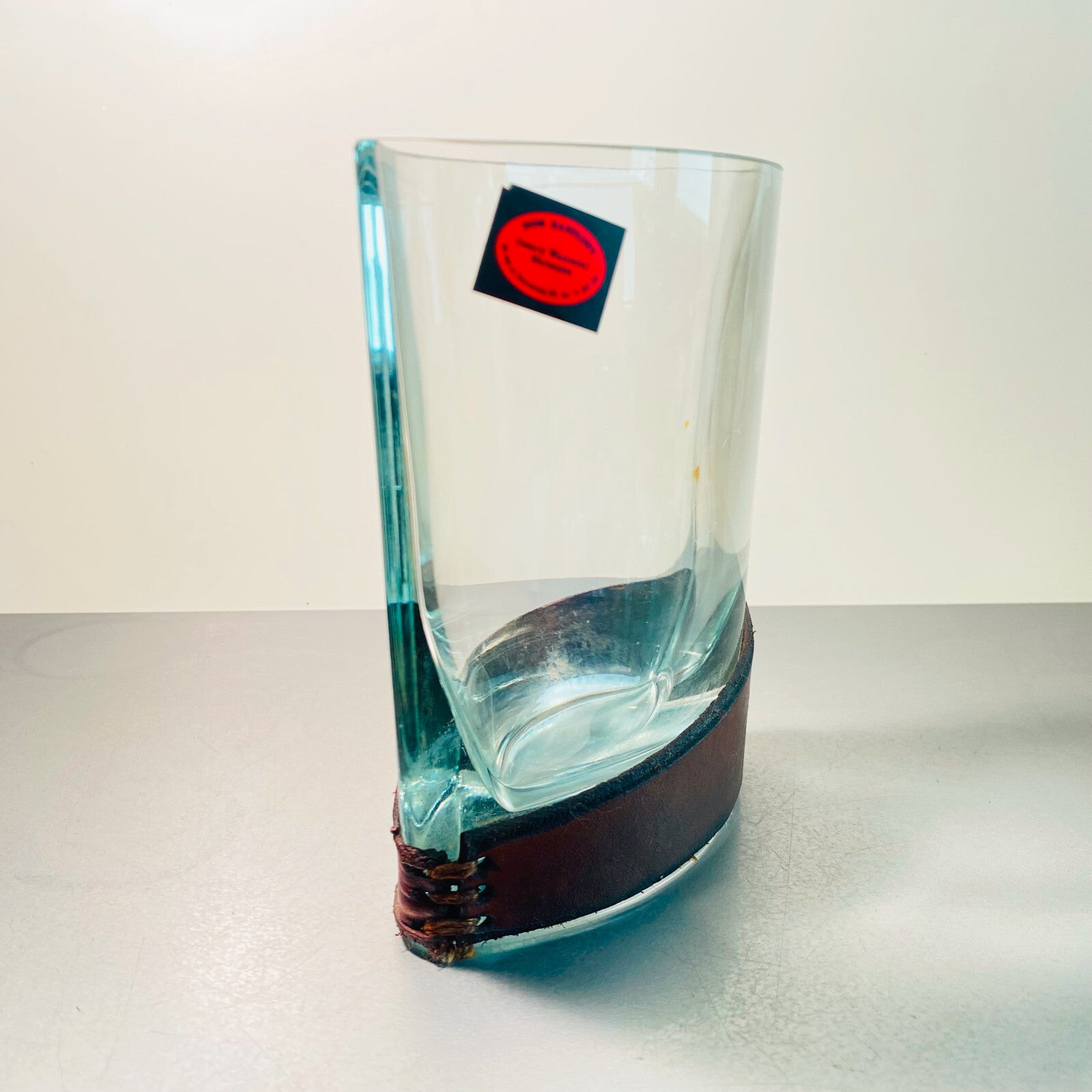 Vintage Glas Vase Cezary Wasowski MID CENTURY 16 cm Leder Binde