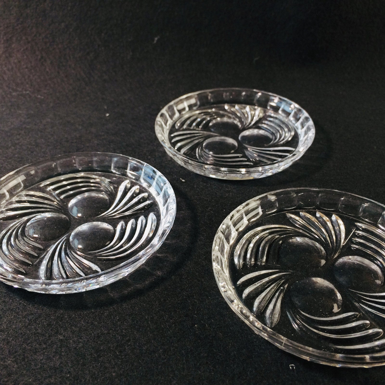 Untersetzer Glas  3er Set 8,4 cm Dekoration Teller Trinkgläser Tropfenschutz