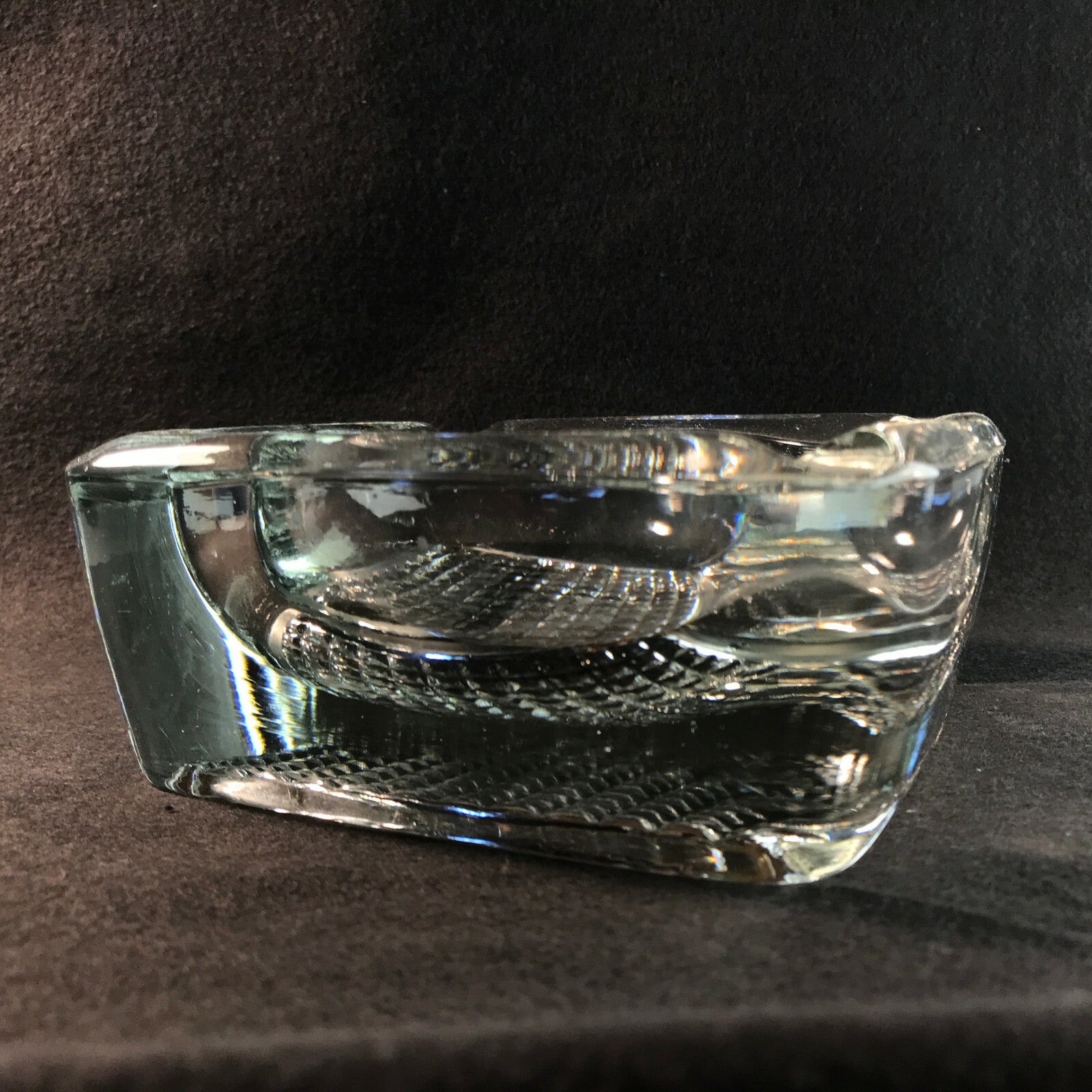 Ascher Glas klar D 18  cm Aschenbecher 60er Vintage schwer Rauten unten