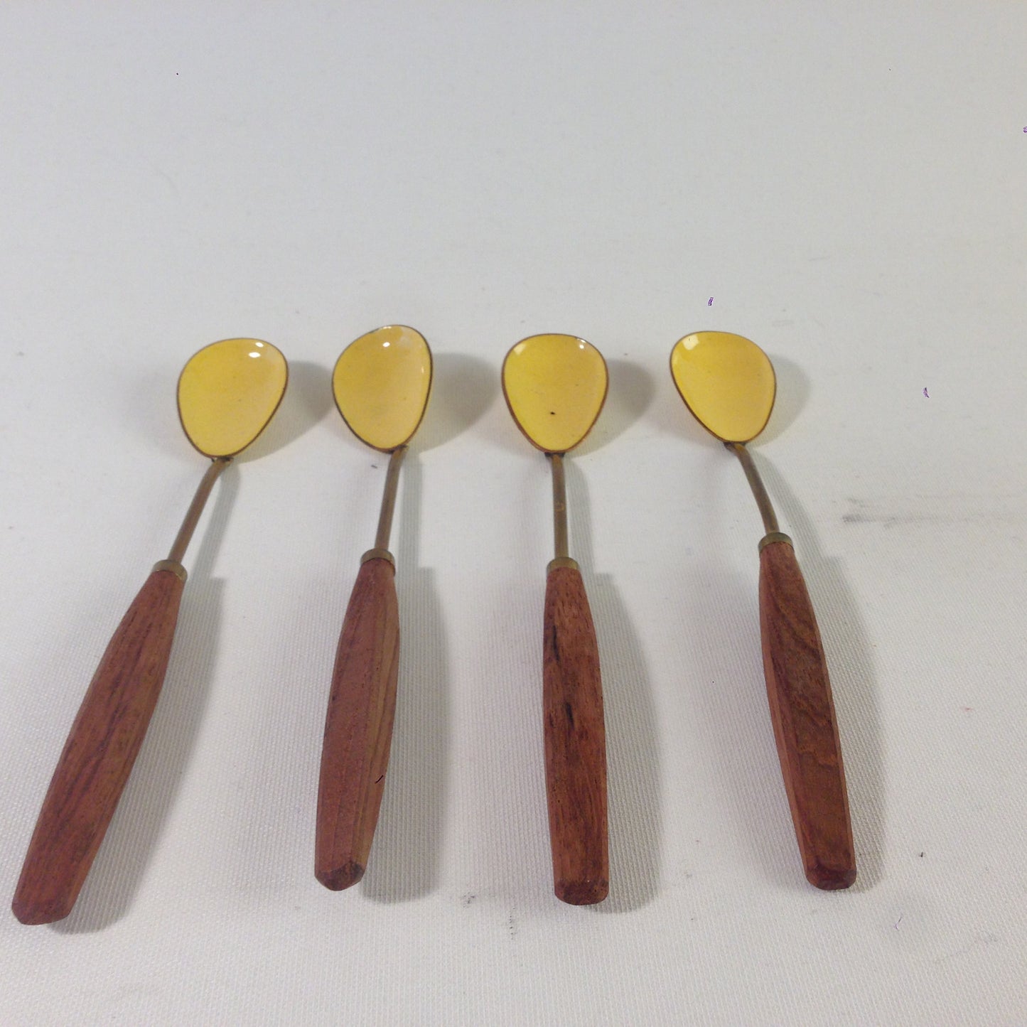 Vintage Emaille Löffel Holz Teak 50er 60er MID CENTURY 16,8 cm gelb