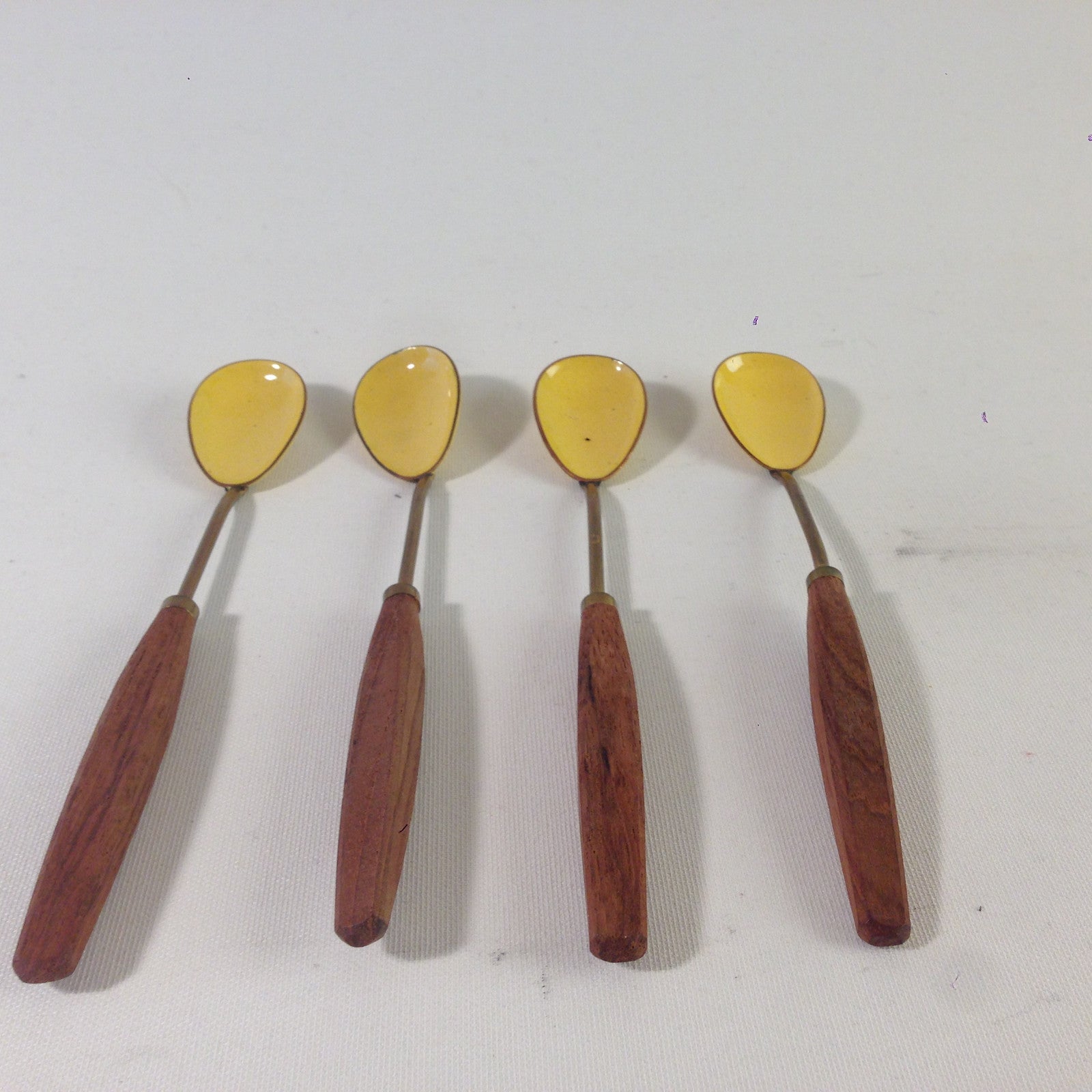 Vintage Emaille Löffel Holz Teak 50er 60er MID CENTURY 16,8 cm gelb