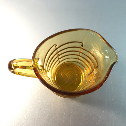 KARAFFE Glas Kännchen BERNSTEIN gelb Milchkännchen Vintage H 8 cm
