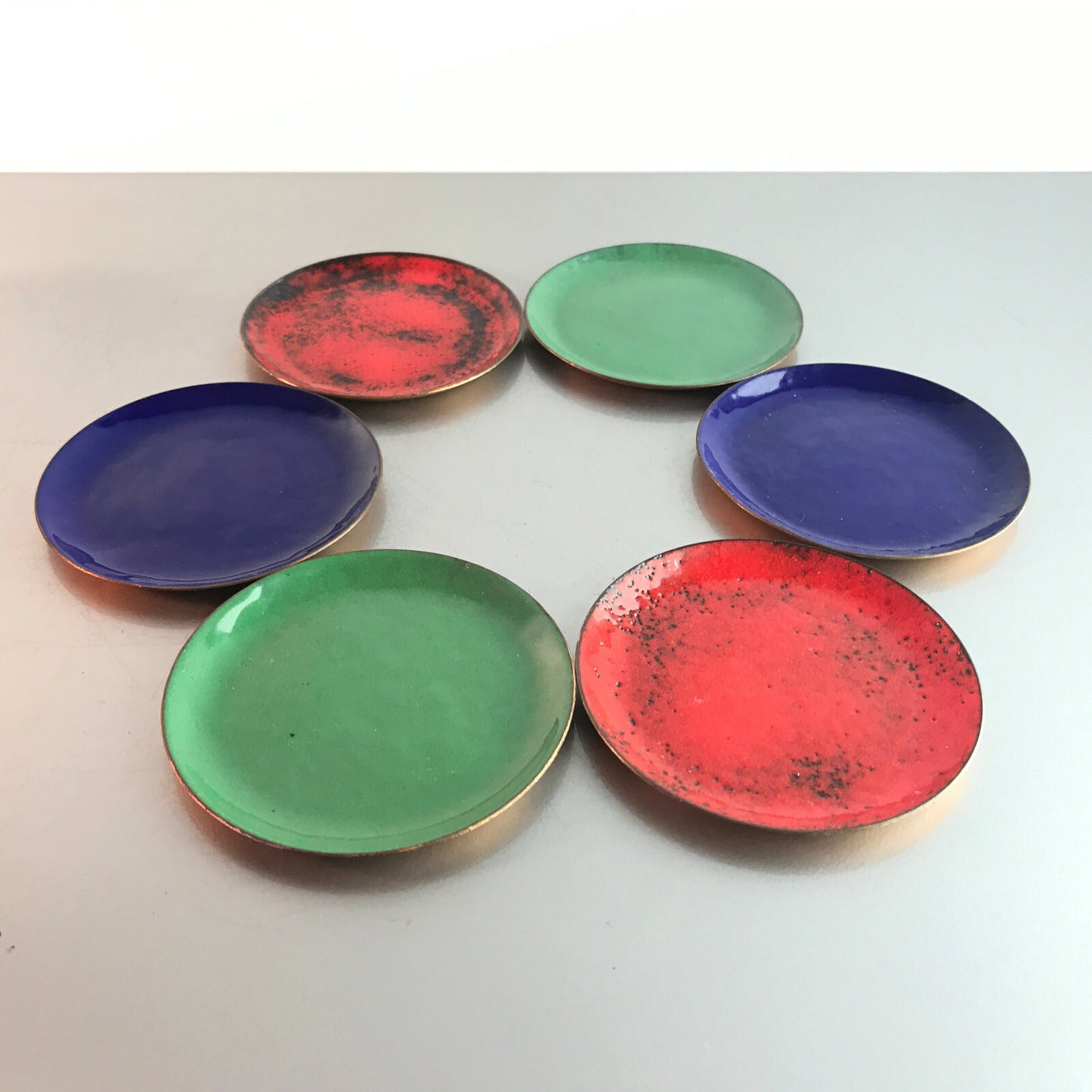 MID CENTURY Emaille Untersetzer 8er Set cm 50er Vintage 8,8 cm Teller