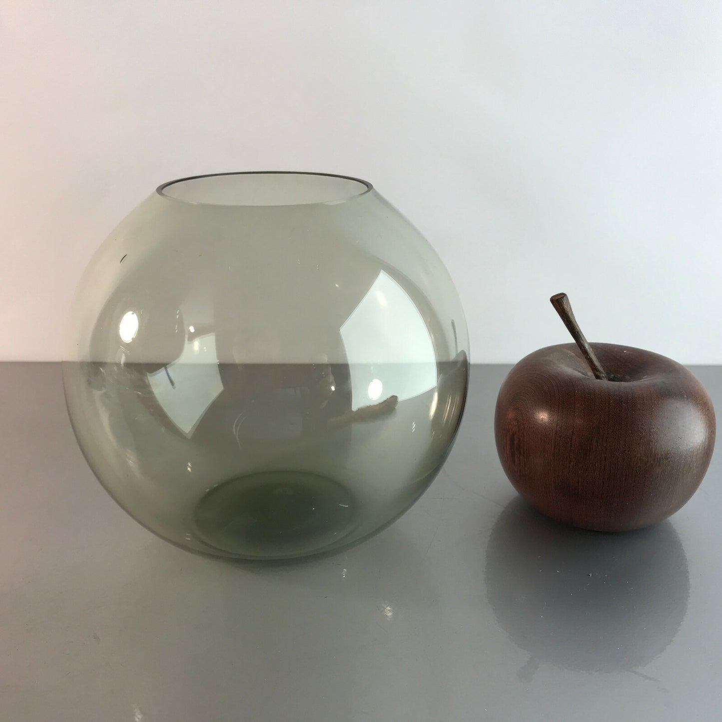 Vintage Rauchglas Vase 50er 60er 12,3 cm Turmalin grün  MID CENTURY