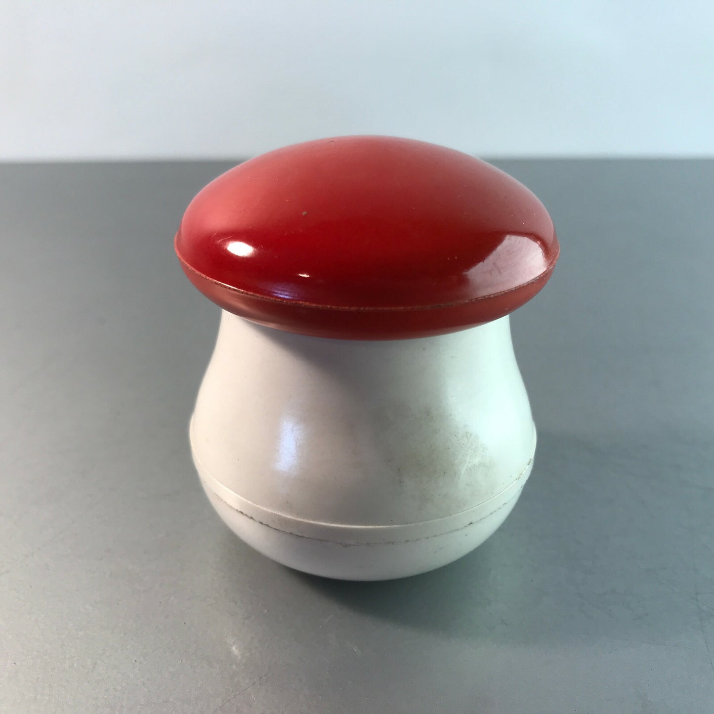 PILZ Spiel mit Kunststoff Scheiben Spielsteinen Vintage rot 6,5 cm