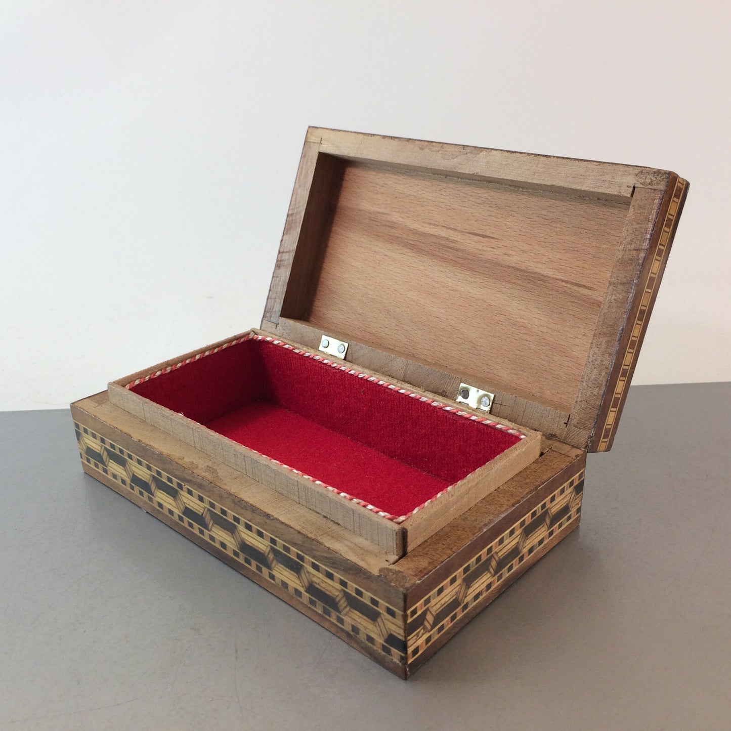 MID CENTURY Holz Dose 50er 60er Intarsien Deckeldose 5,2 x 10,4 x 18,2cm