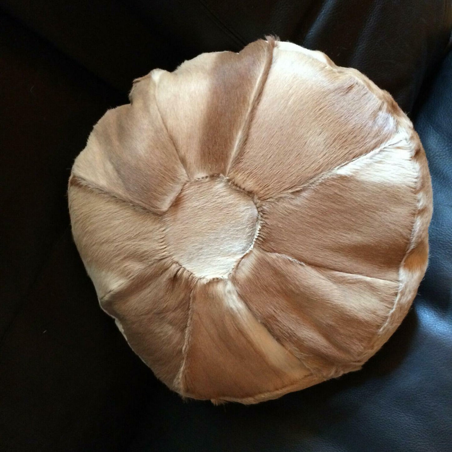 Kissen rund Lederimitat unten oben Fell 60er 70er Jahre ca 35 cm Vintage