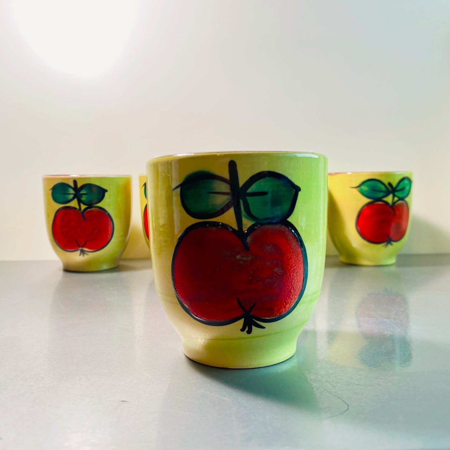 STAFFEL Stoneware Becher  9 cm gelb mit Apfel 5er Set Keramik 50er 60er