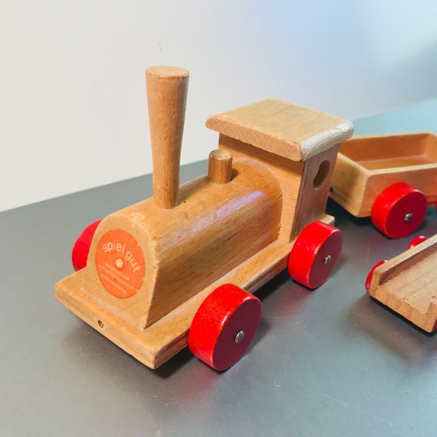 Antiker alter Holz Spielzeug Zug mit Lok und Wagons VINTAGE Spiel Gut