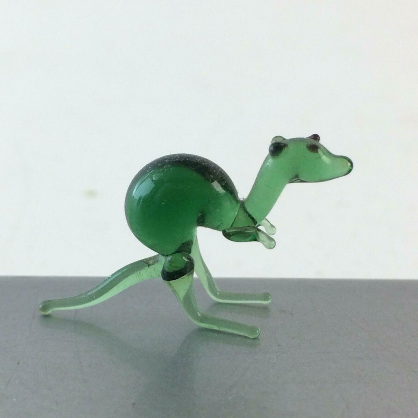 Känguru grün H 1,8 cm Glas 50er 60er Lauscher Vintage MID CENTURY 