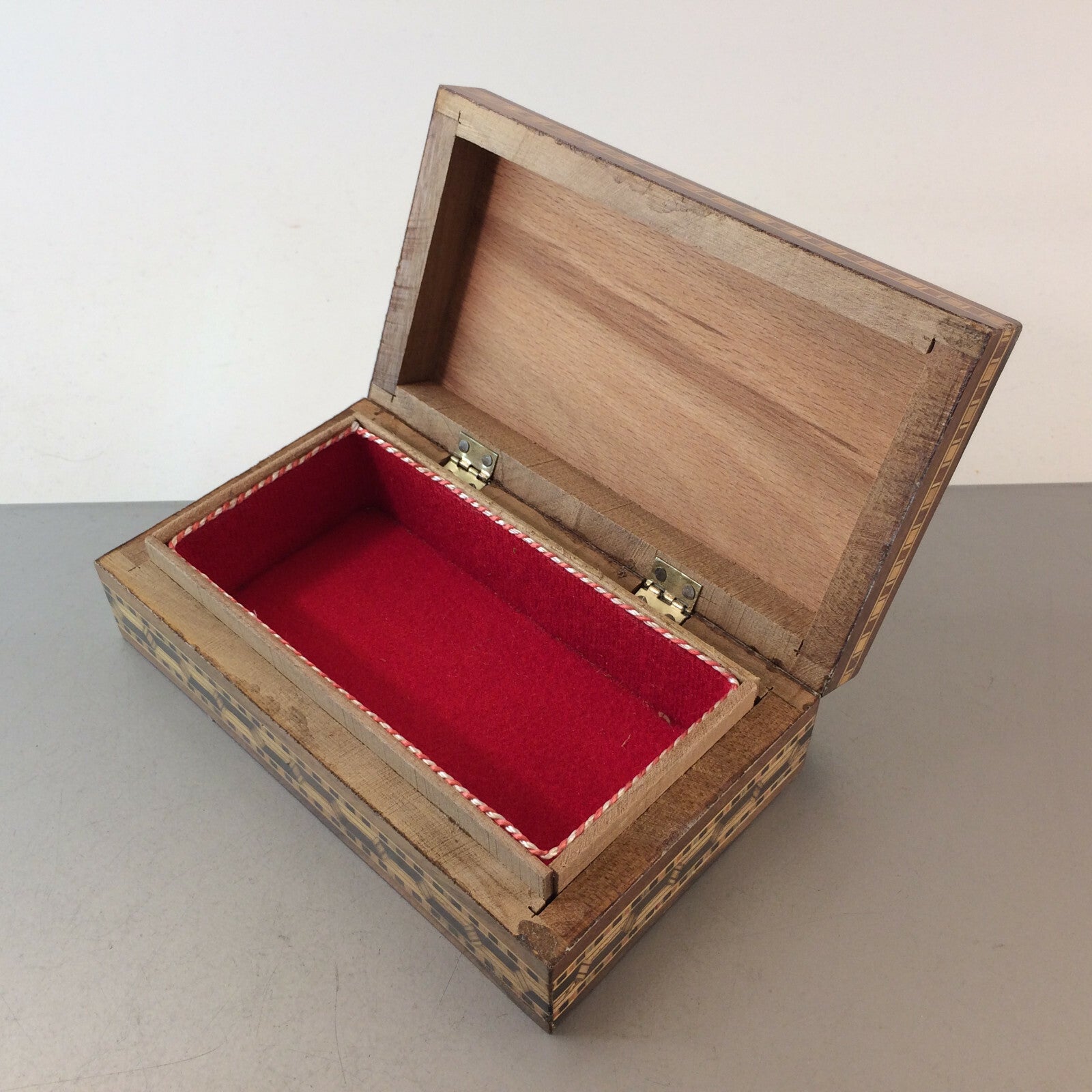 MID CENTURY Holz Dose 50er 60er Intarsien Deckeldose 5,2 x 10,4 x 18,2cm