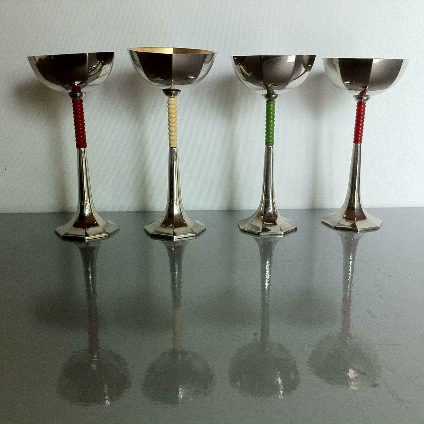 4er Likörbecher Likör JUGENSTIL 19. / 20 Jhd. H ca. 9,5 cm mehrfarbig