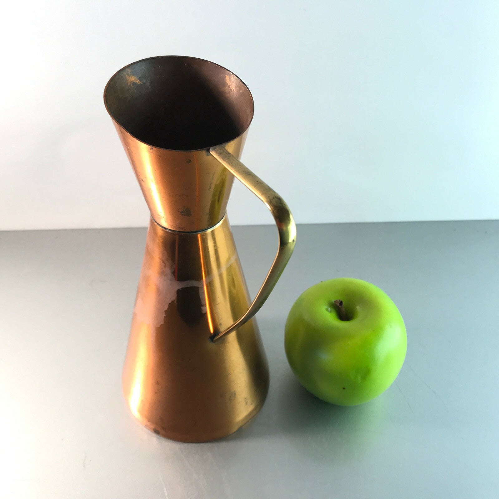 MID CENTURY 50er 60er Vase 20 cm Kupfer Messinggriff Vintage Kanne Deko