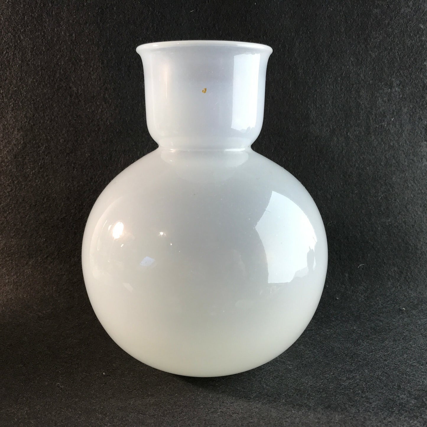 Vintage 50er 60er Glas weiß opal 19 cm Vase MID CENTURY
