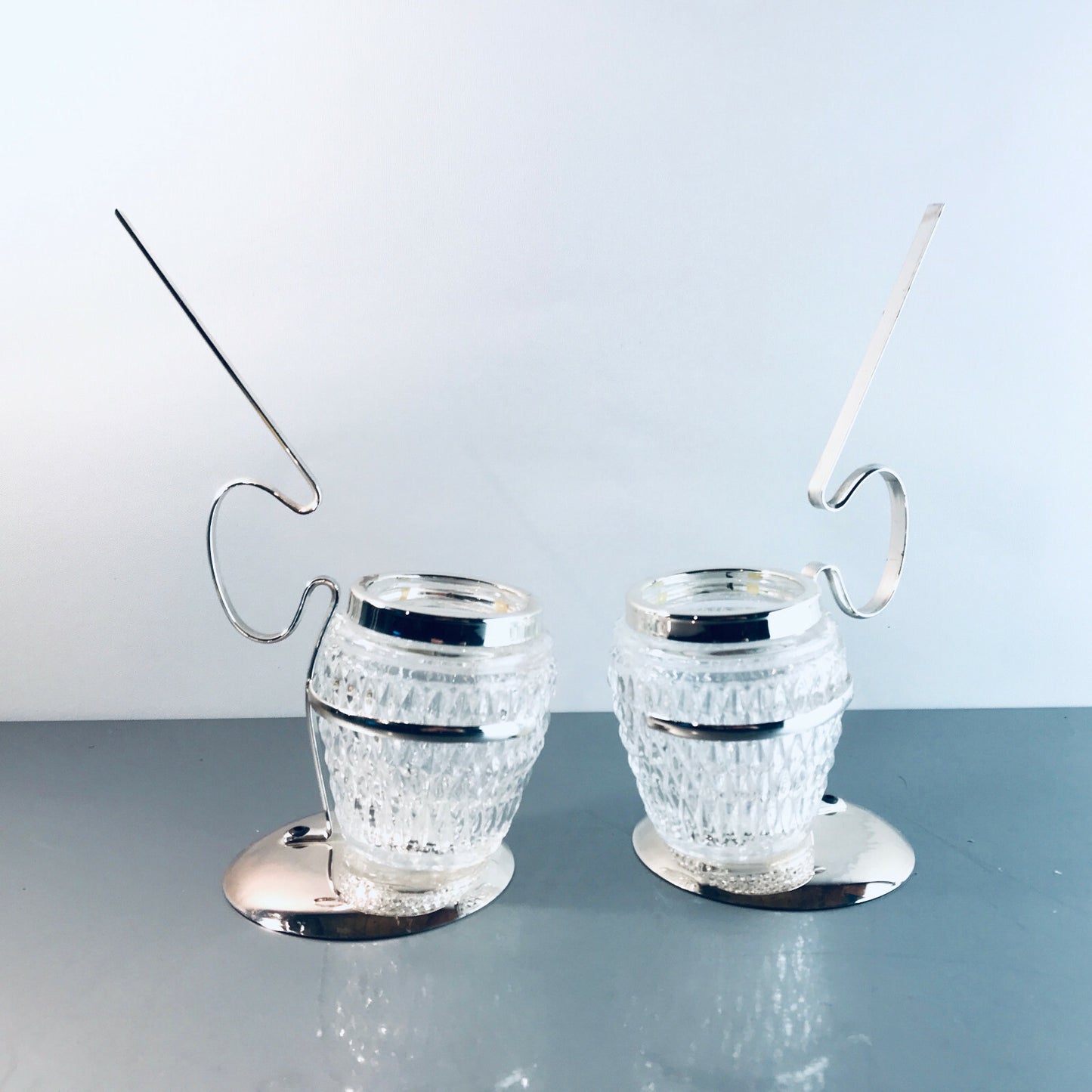 Glas Bcher Halter 60er 70er versilbert Rand 2er Set Salzstangen