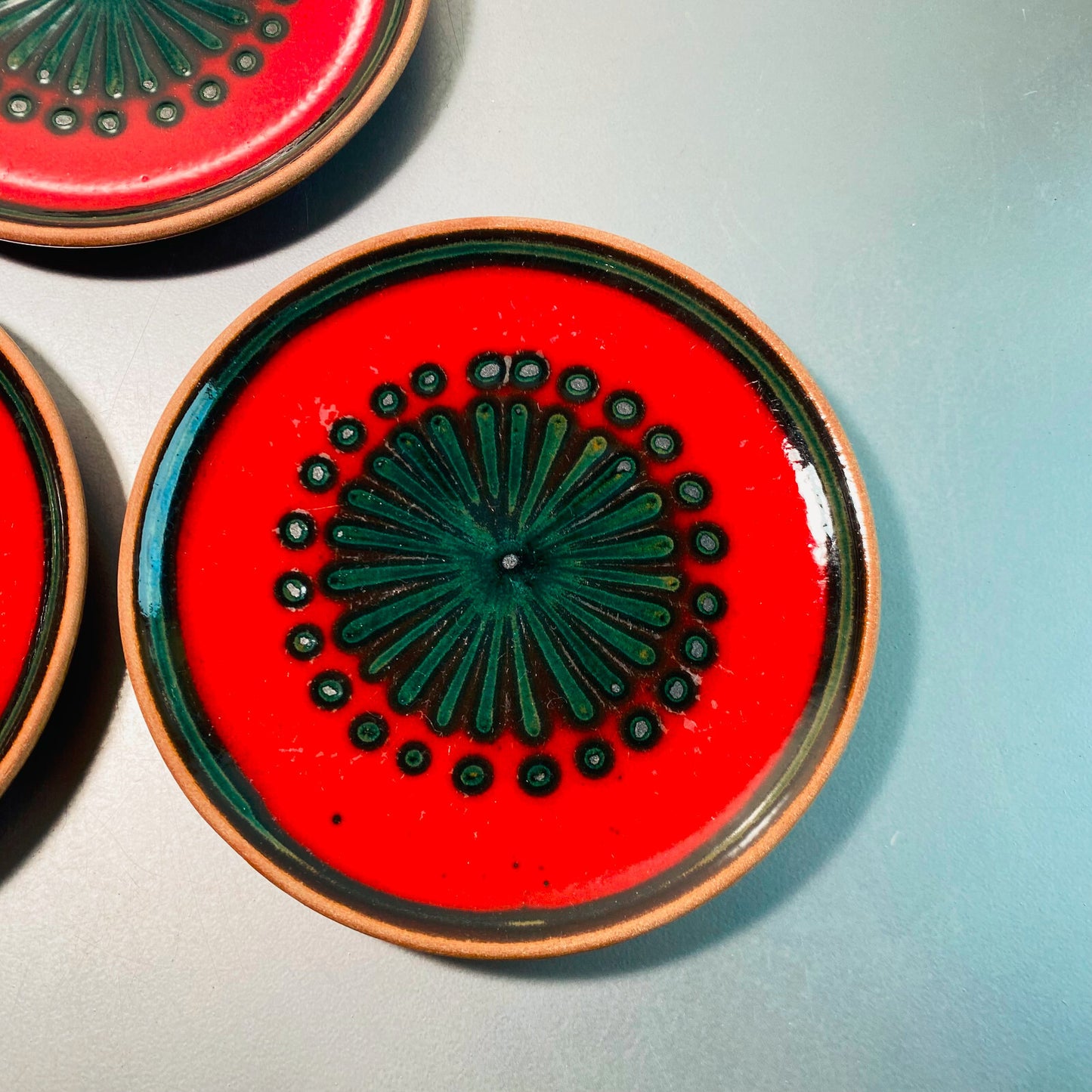 Keramik Teller 3er Set rot grün  15 cm Dessertteller Vintage 60er 70er