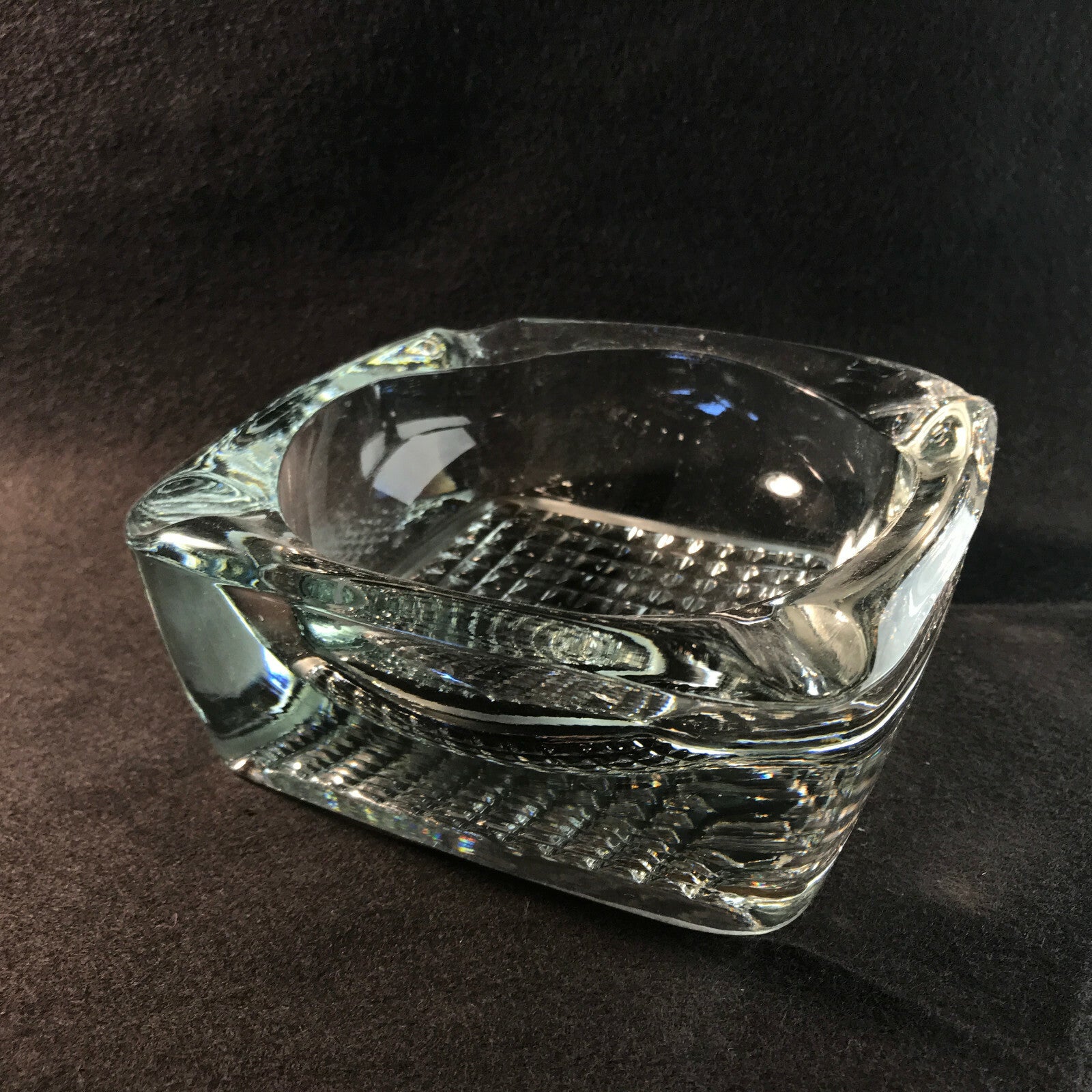 Ascher Glas klar D 18  cm Aschenbecher 60er Vintage schwer Rauten unten