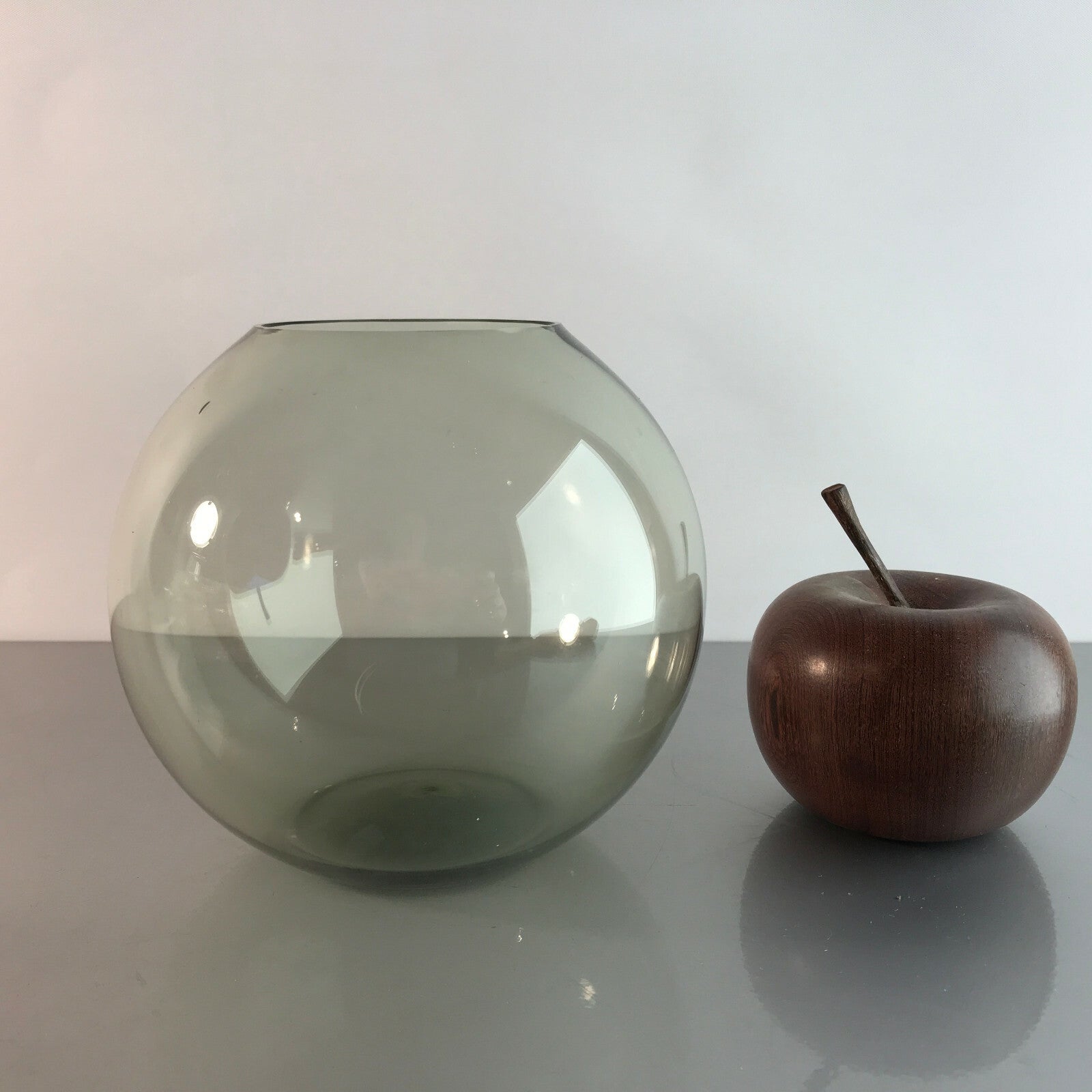 Vintage Rauchglas Vase 50er 60er 12,3 cm Turmalin grün  MID CENTURY