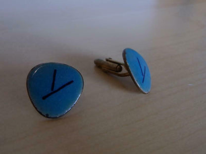 Alte MANSCHETTEN Manschettenknöpfe Kupfer Emaille türkis blau Y Zeichen