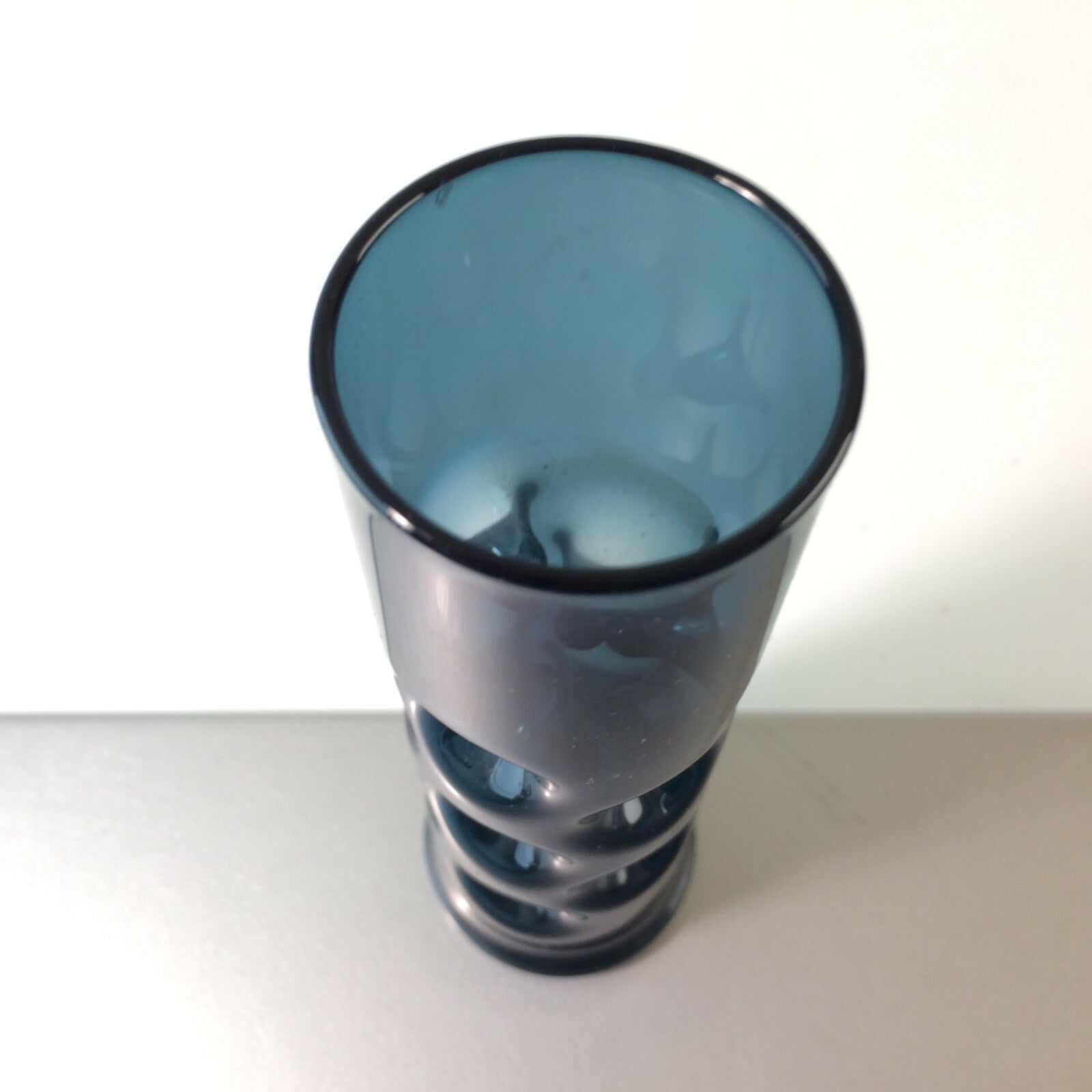 Vase Turmalin grün 13,5 cm 50er 60er MID CENTURY Vase Glas 