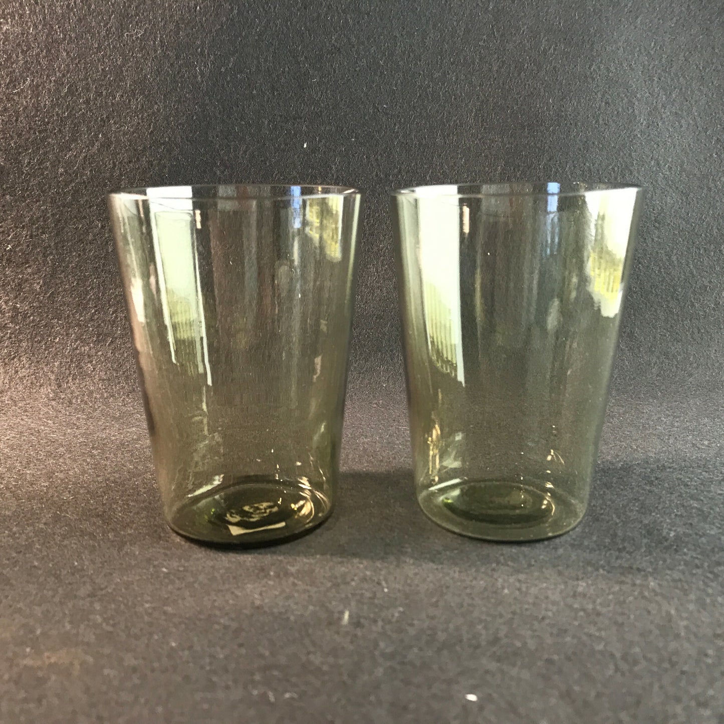 Vintage Teegläser 2 er Set Art Déco Trinkgläser leicht grünlich  9,2 cm