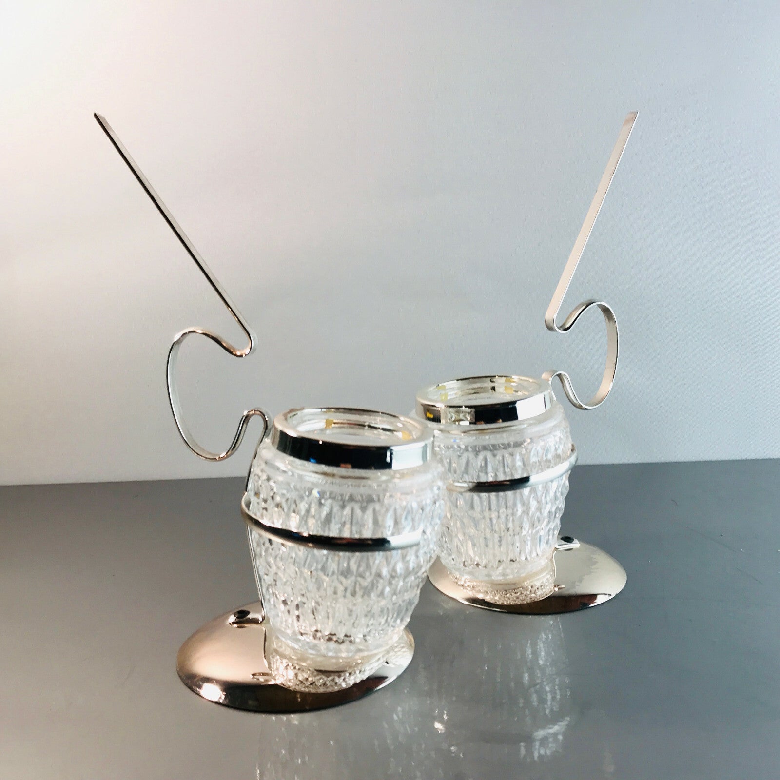 Glas Bcher Halter 60er 70er versilbert Rand 2er Set Salzstangen