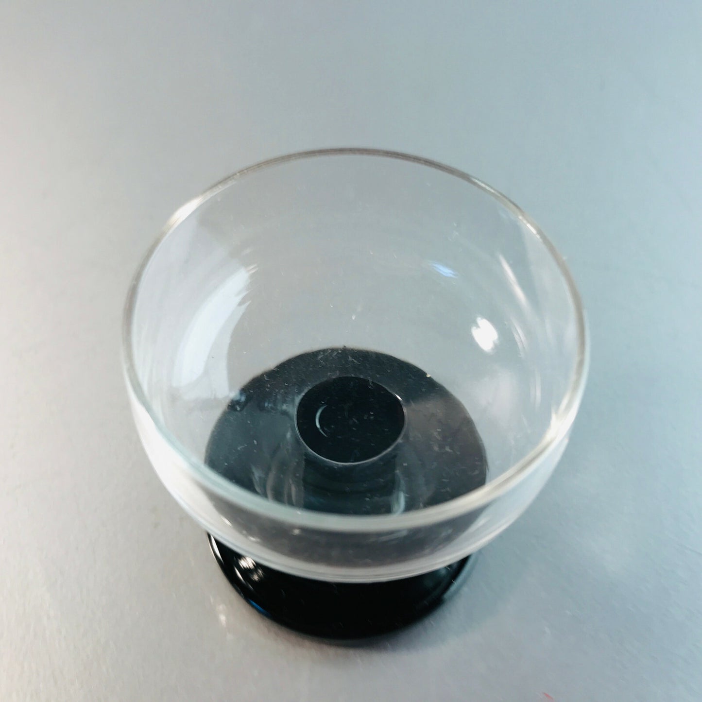 Vintage 5,5 cm Likörglas Glas Schnapsglas schwarzer Fuß MID CENTURY