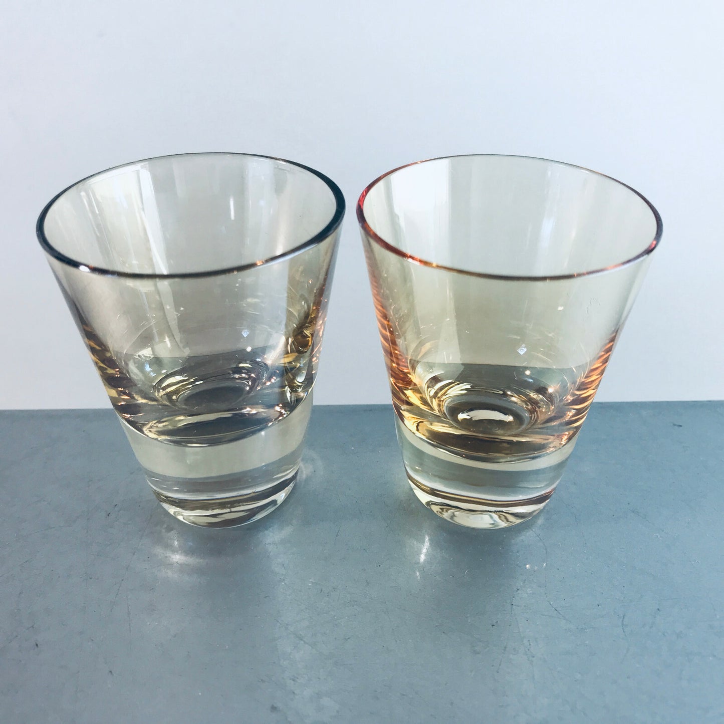 VINTAGE Schnapsgläser 5,8  cm 2 er Set 50er 60er MID CENTURY  irisierend