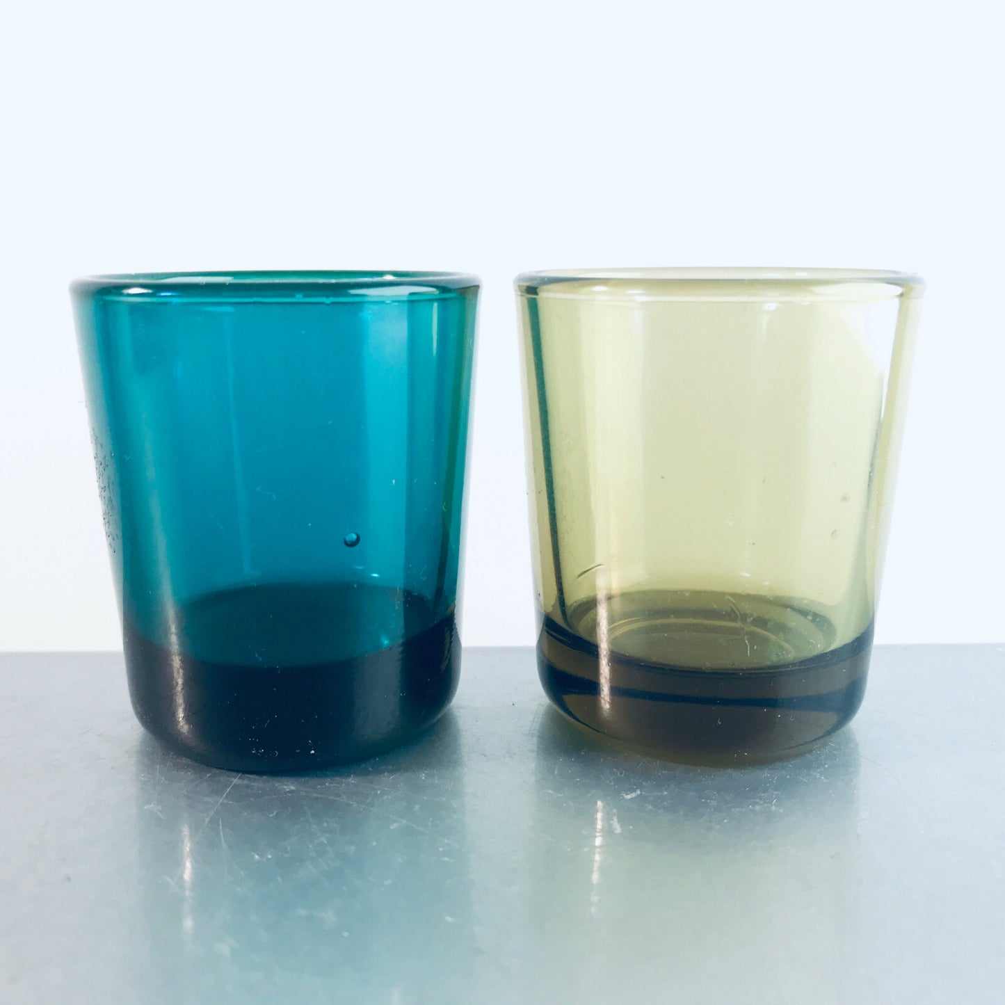 VINTAGE Schnapsgläser 5,2  cm 2 er Set 50er 60er MID CENTURY  bunt