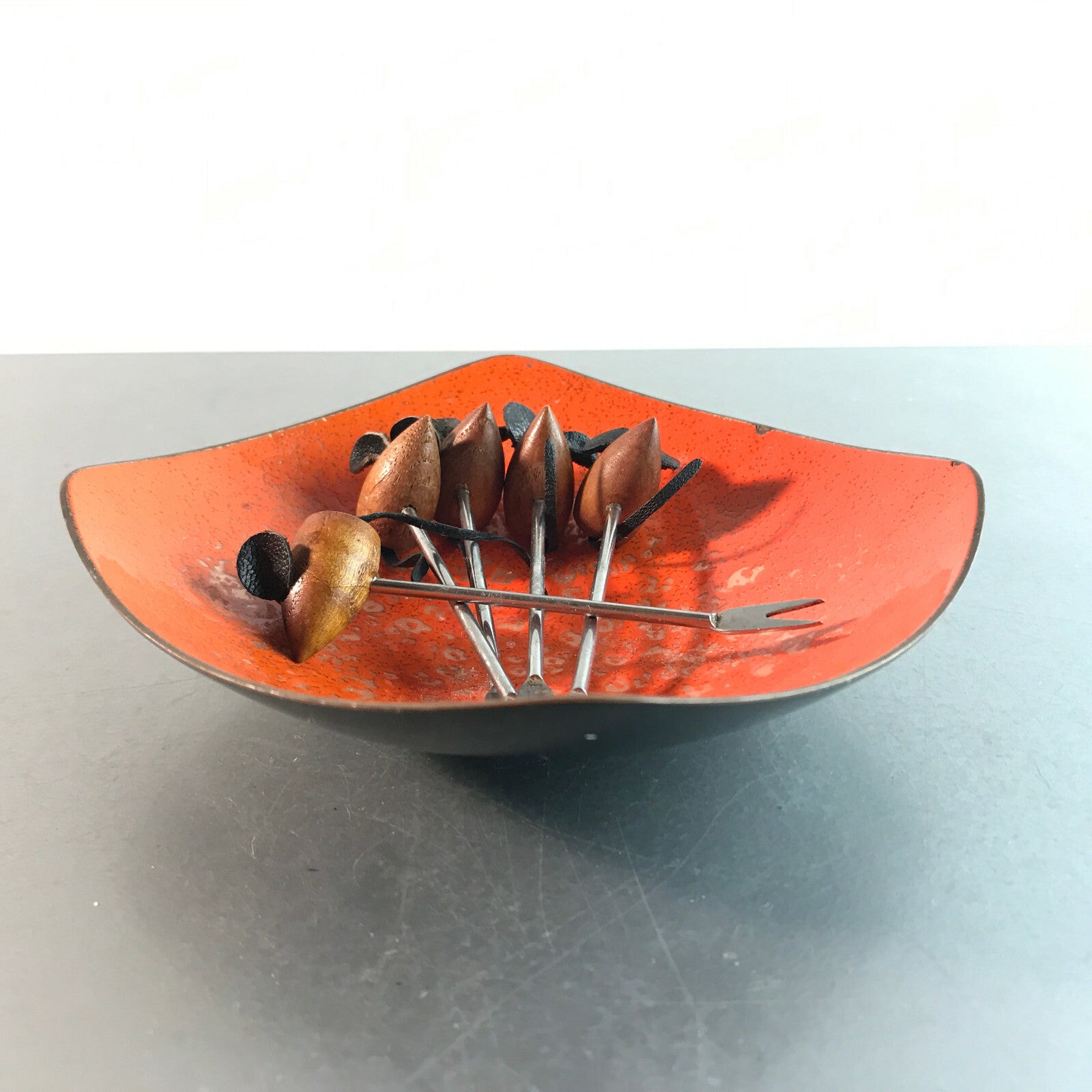 Vintage Picker Mäuse Holz Teak 50er 60er MID CENTURY mit Emaille Schale orange